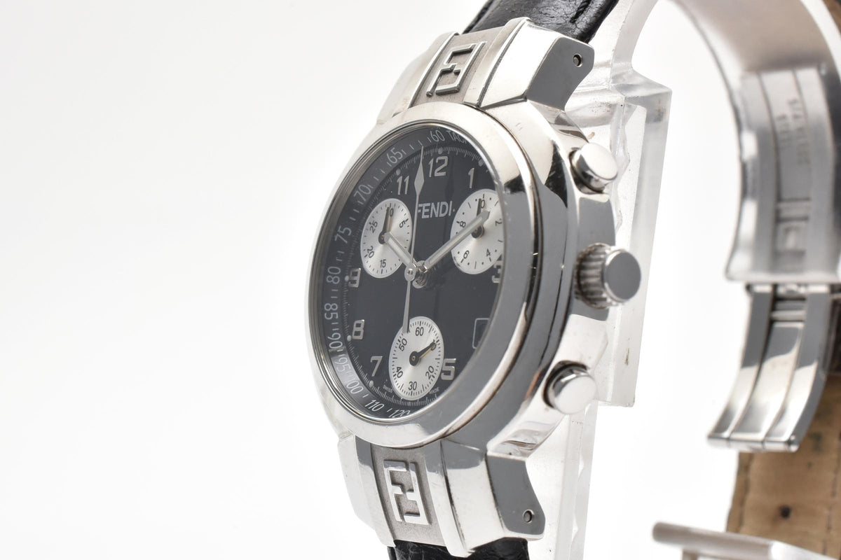 美品 FENDI フェンディ クラシコ クロノグラフ 010-4500L-606 クォーツ デイト ブラック文字盤 ステンレス レザーベルト スイス製 ユニセックス 腕時計 稼働品