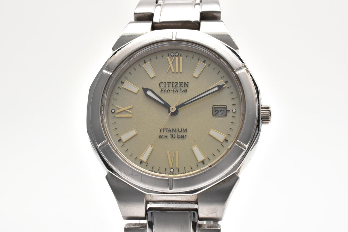 美品 CITIZEN シチズン エコドライブ E111-5036135 ソーラー デイト チタン シャンパン文字盤 10気圧防水 メンズ 腕時計 稼働品