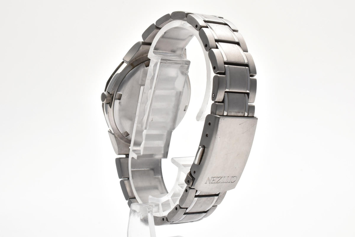 美品 CITIZEN シチズン エコドライブ E111-5036135 ソーラー デイト チタン シャンパン文字盤 10気圧防水 メンズ 腕時計 稼働品