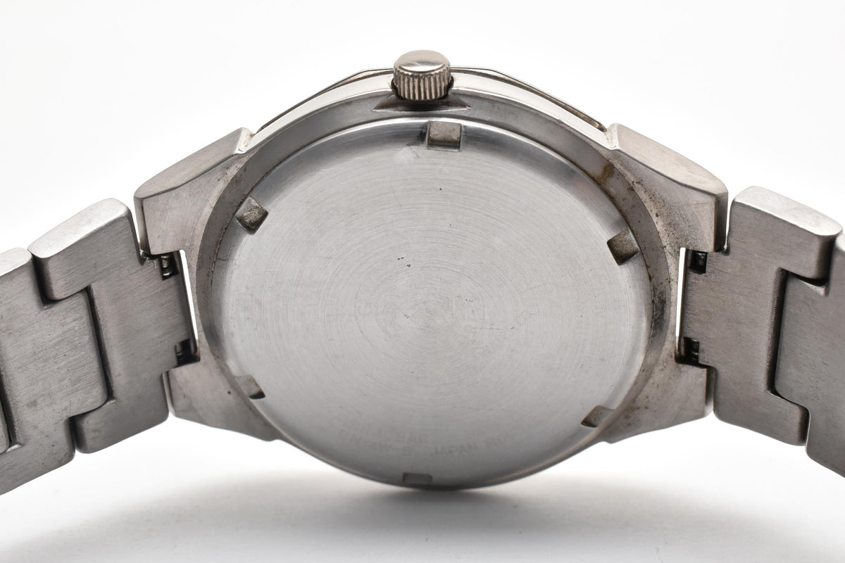 美品 CITIZEN シチズン エコドライブ E111-5036135 ソーラー デイト チタン シャンパン文字盤 10気圧防水 メンズ 腕時計 稼働品