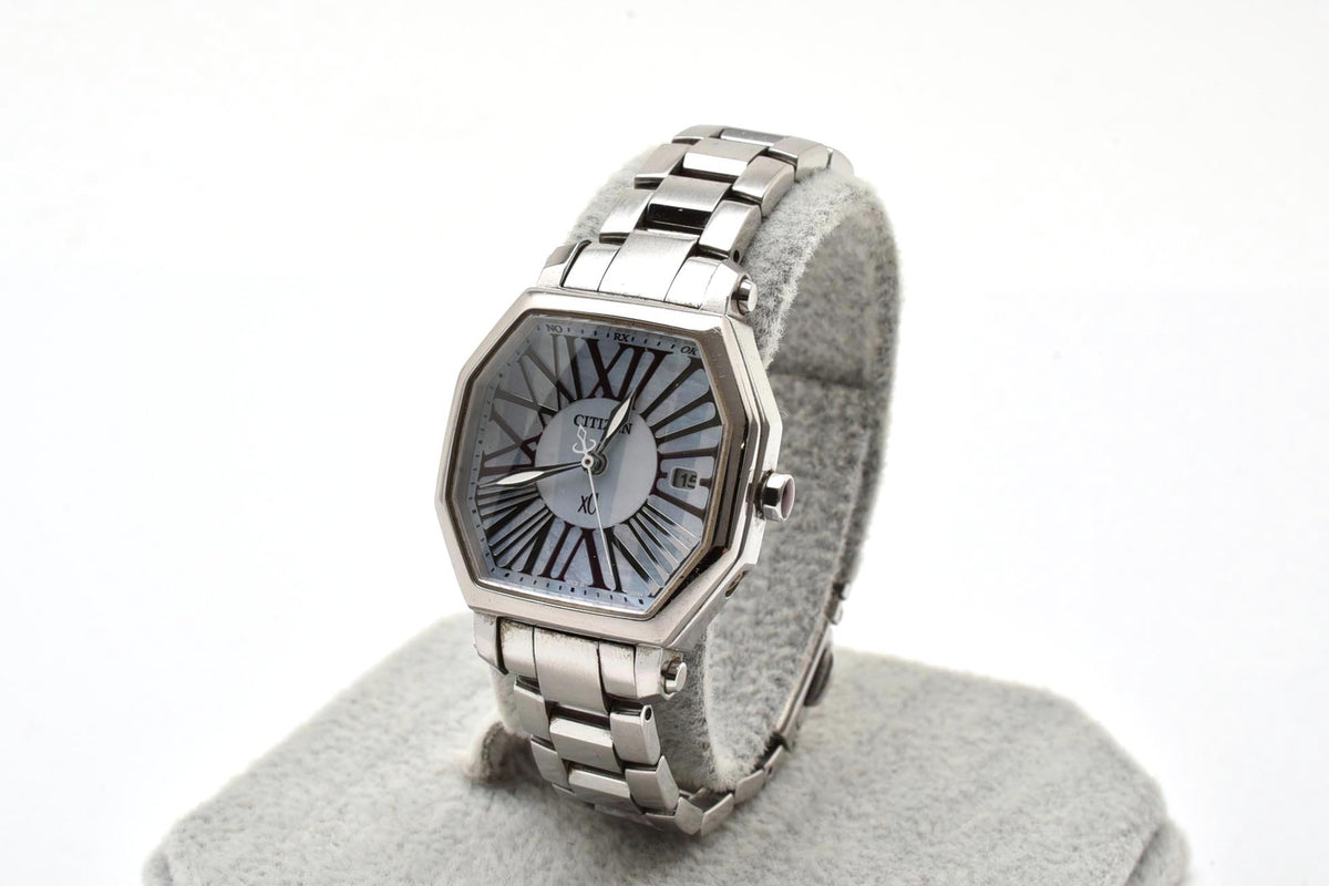 美品 CITIZEN シチズン クロスシー H010-T014135Y エコドライブ 電波 八角形 ステンレス シルバー文字盤 レディース 腕時計 稼働品
