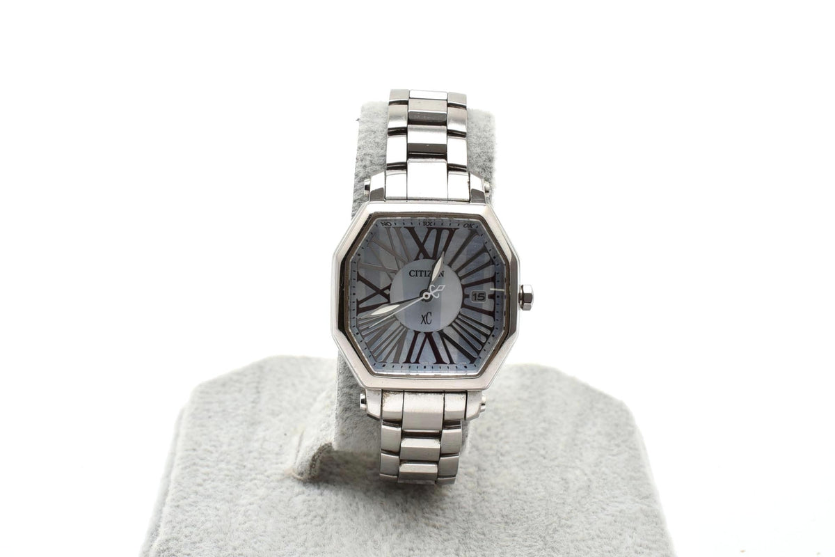 美品 CITIZEN シチズン クロスシー H010-T014135Y エコドライブ 電波 八角形 ステンレス シルバー文字盤 レディース 腕時計 稼働品