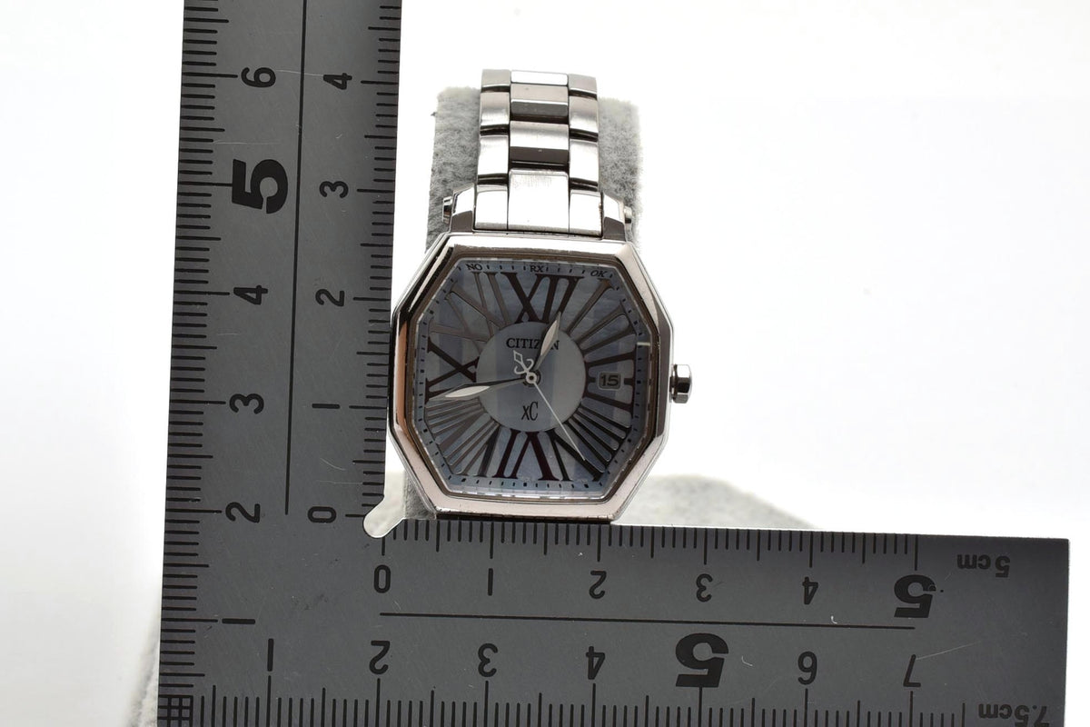 美品 CITIZEN シチズン クロスシー H010-T014135Y エコドライブ 電波 八角形 ステンレス シルバー文字盤 レディース 腕時計 稼働品