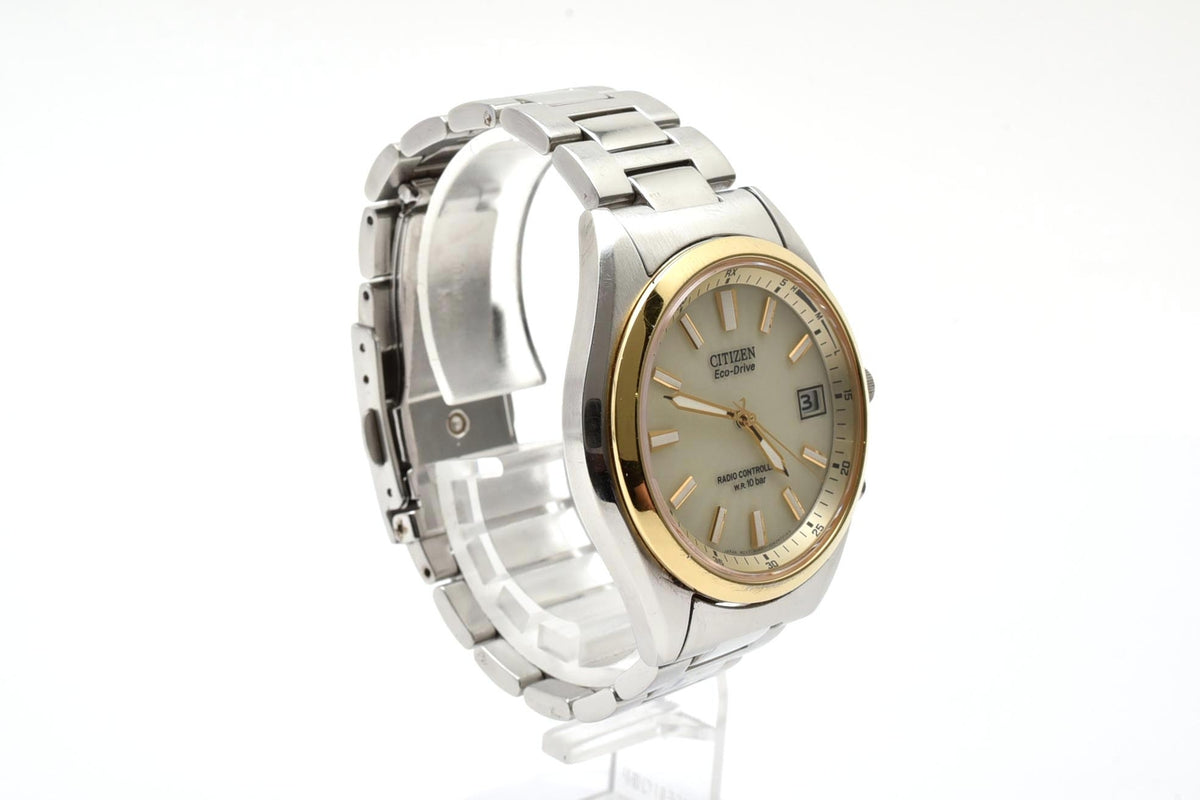 美品 CITIZEN シチズン エコドライブ 電波 H415-S038294 ソーラー デイト ステンレス ゴールドベゼル コンビ アイボリー文字盤 10気圧防水 メンズ 腕時計 稼働品
