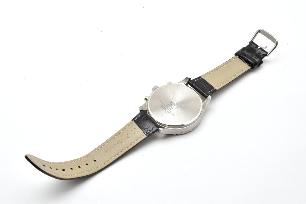 美品 CITIZEN シチズン クロノグラフ 0520-S094127 クォーツ パンダ文字盤 タキメーター デイト ステンレス レザーベルト 5気圧防水 メンズ 腕時計 稼働品