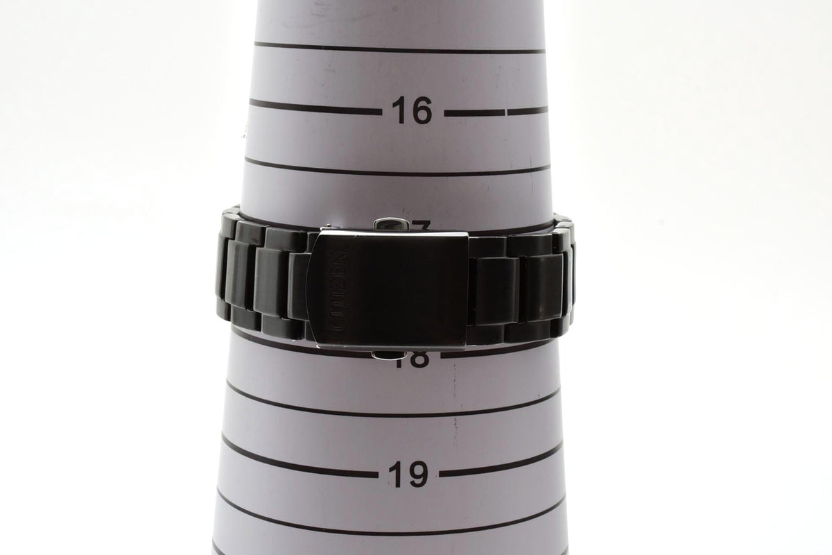 美品 CITIZEN シチズン エコドライブ 電波 クロノグラフ H500-S061075 ソーラー ブラックIP ステンレス デイト 10気圧防水 メンズ 腕時計 稼働品