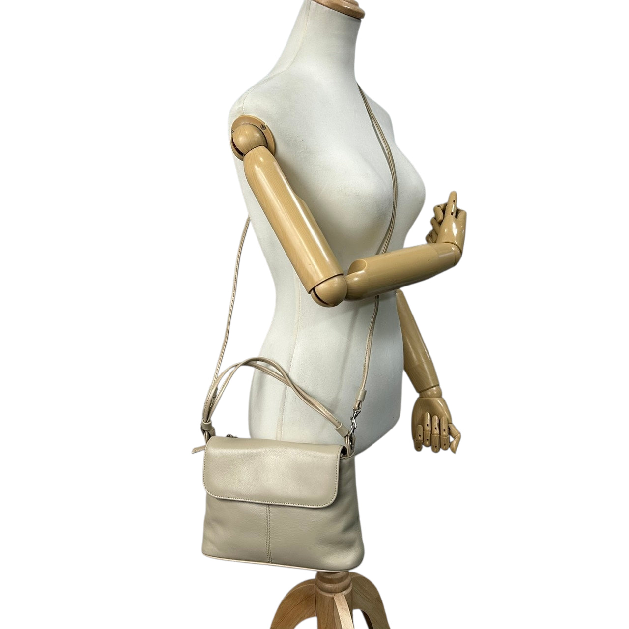 【美品】ヴィンチェンツォ ヴァレンティノ VINCENZO VALENTINO ハンドバッグ ショルダーバッグ 2WAY 斜め掛け可 レザー 本革 ベージュ グレージュ イタリア製 レディース フォーマル エレガント クラシック s93