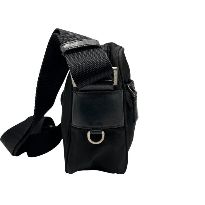 PRADA プラダ ナイロン レザー ショルダーバッグ トライアングルロゴ ブラック シルバー金具 斜め掛け クロスボディ レディース K12