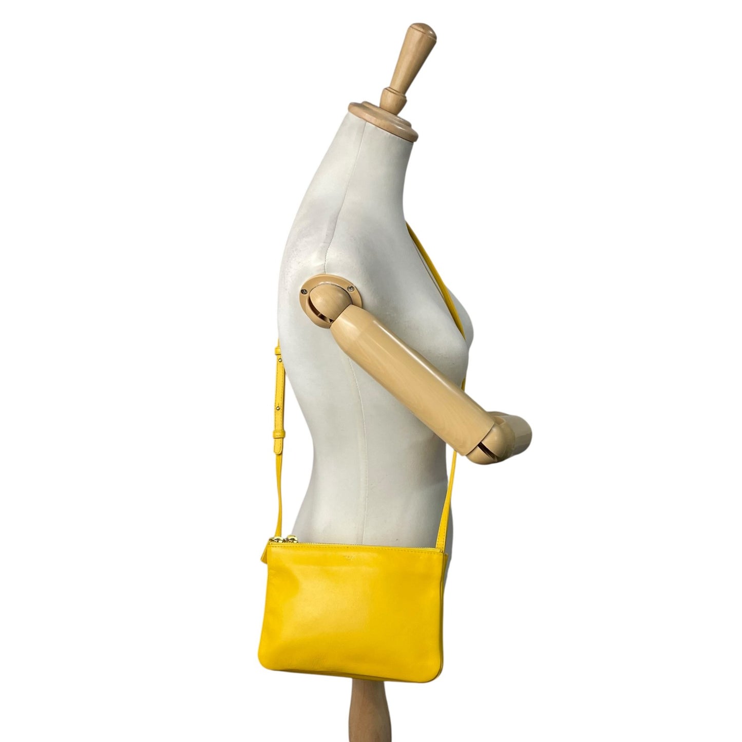 CELINE セリーヌ Trio Small トリオ スモール ショルダーバッグ E2 クロスボディバッグ ラムスキン レザー イエロー ゴールド金具 フィービー期 3連ポーチ レディース