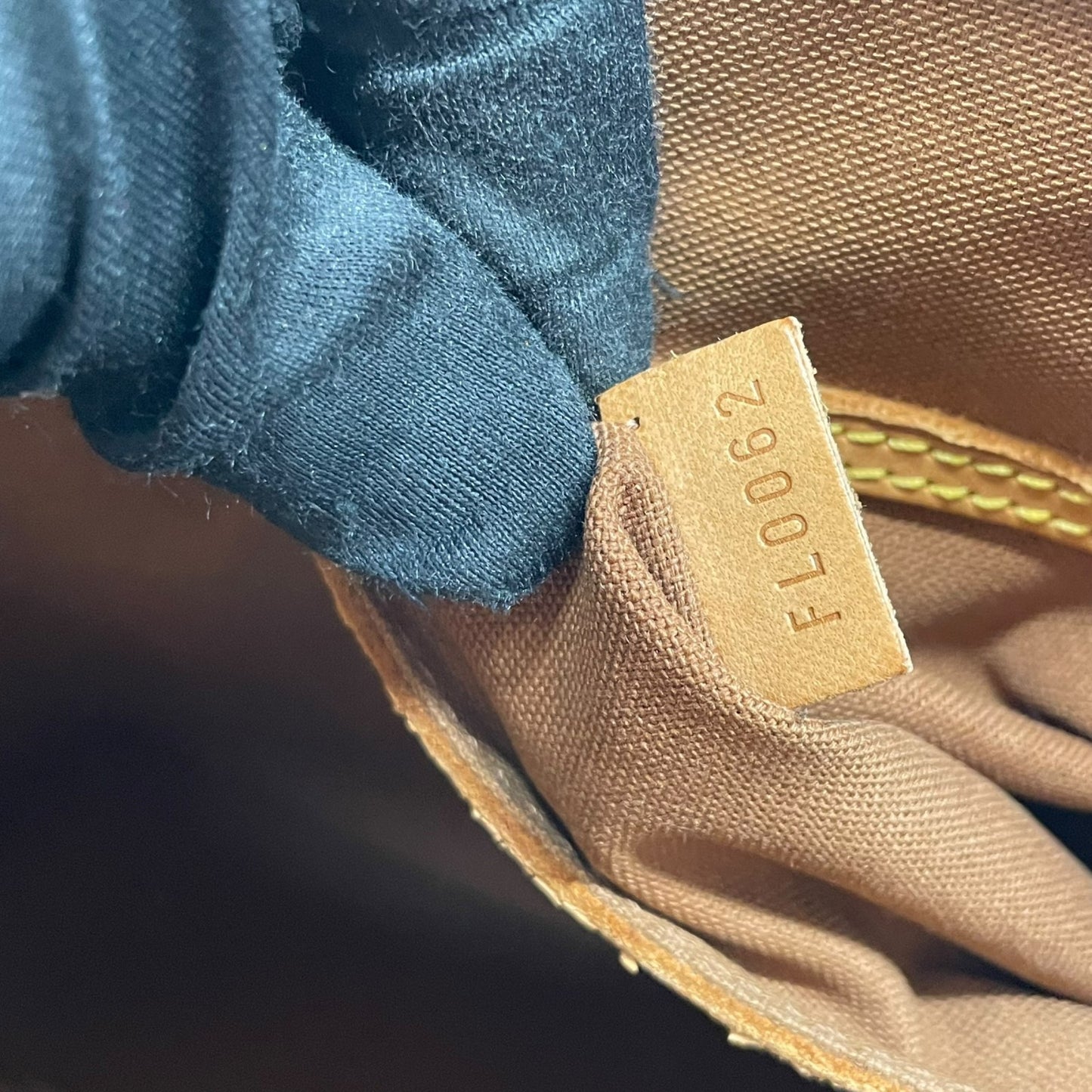 良品 ルイヴィトン LOUIS VUITTON ハンドバッグ アルマ モノグラム PVC レザー ブラウン 茶色 ゴールド金具 自立可 ヴィンテージ ビンテージ クラシック エレガント 鞄 カバン 手提げ レディース 普段使い 定番 人気 モデル レア H