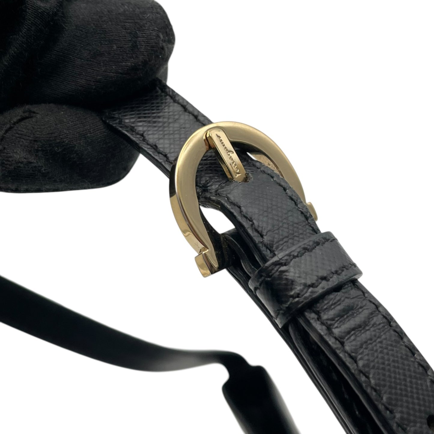 Salvatore Ferragamo フェラガモ ガンチーニ レザー ワンショルダーバッグ ブラック ゴールド金具 肩掛け ハンドバッグ イタリア製 レディース U8