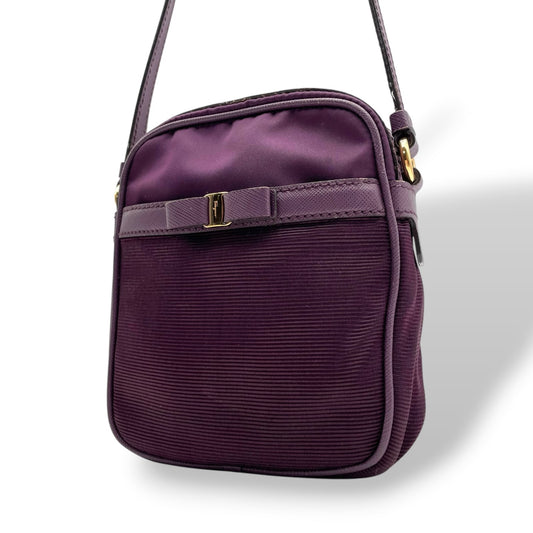 Salvatore Ferragamo フェラガモ ヴァラリボン ミニショルダーバッグ ナイロン レザー 紫 パープル ゴールド金具 斜め掛け ポシェット イタリア製 レディース U8