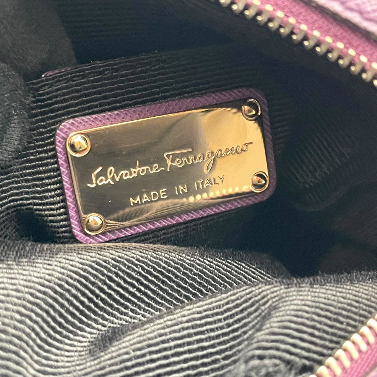 Salvatore Ferragamo フェラガモ ヴァラリボン ミニショルダーバッグ ナイロン レザー 紫 パープル ゴールド金具 斜め掛け ポシェット イタリア製 レディース U8