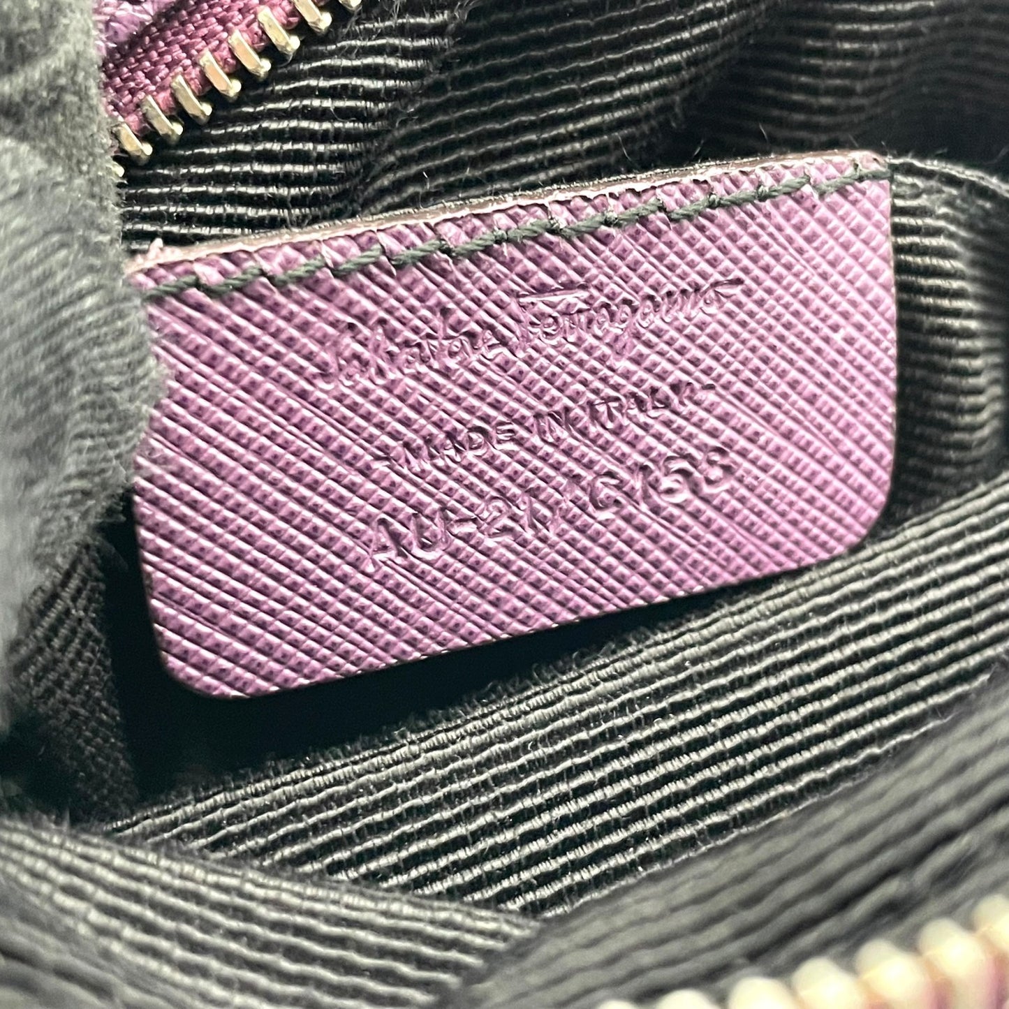 Salvatore Ferragamo フェラガモ ヴァラリボン ミニショルダーバッグ ナイロン レザー 紫 パープル ゴールド金具 斜め掛け ポシェット イタリア製 レディース U8