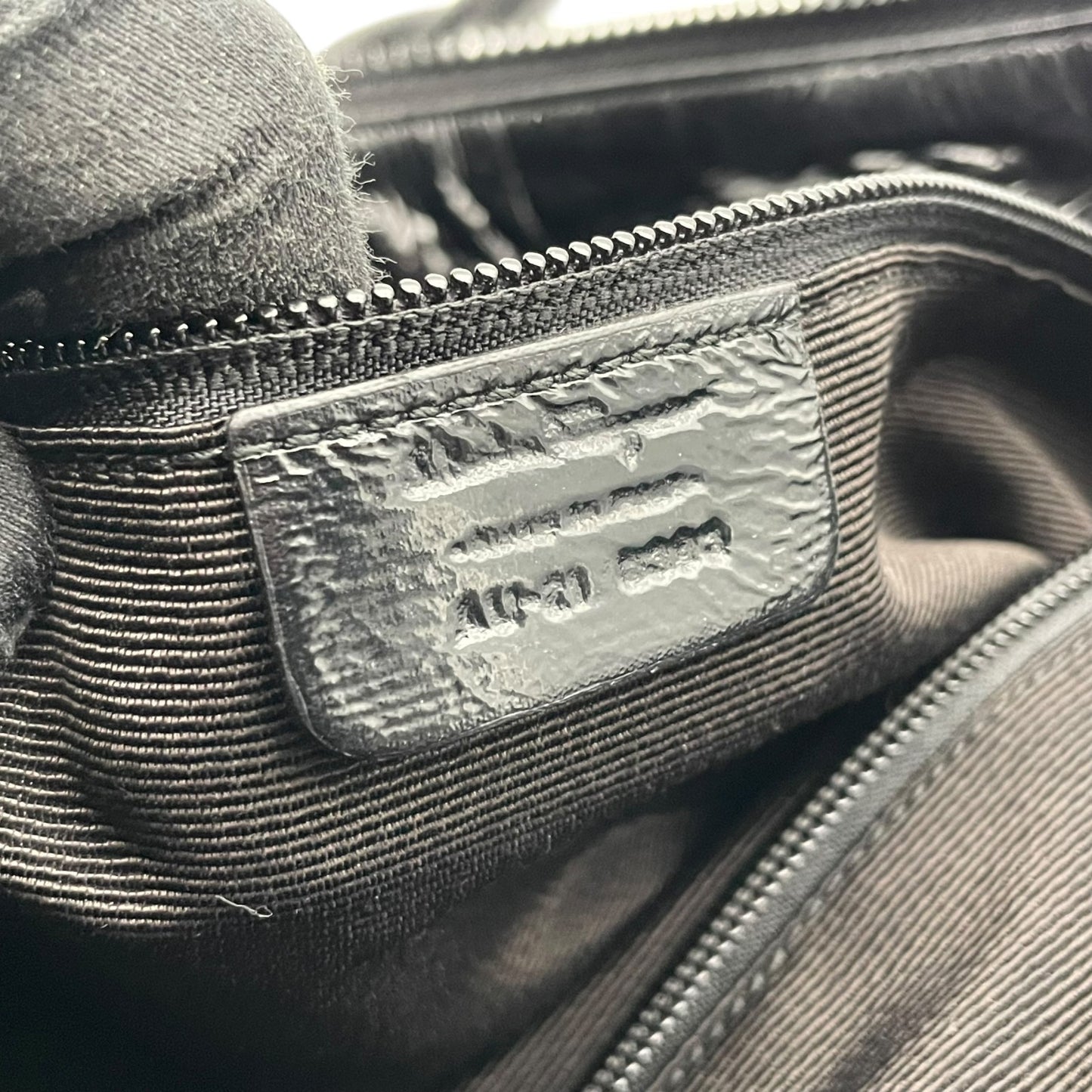 Salvatore Ferragamo フェラガモ ガンチーニ パテントレザー トートバッグ 黒 ブラック ハンドバッグ エナメル レディース U8