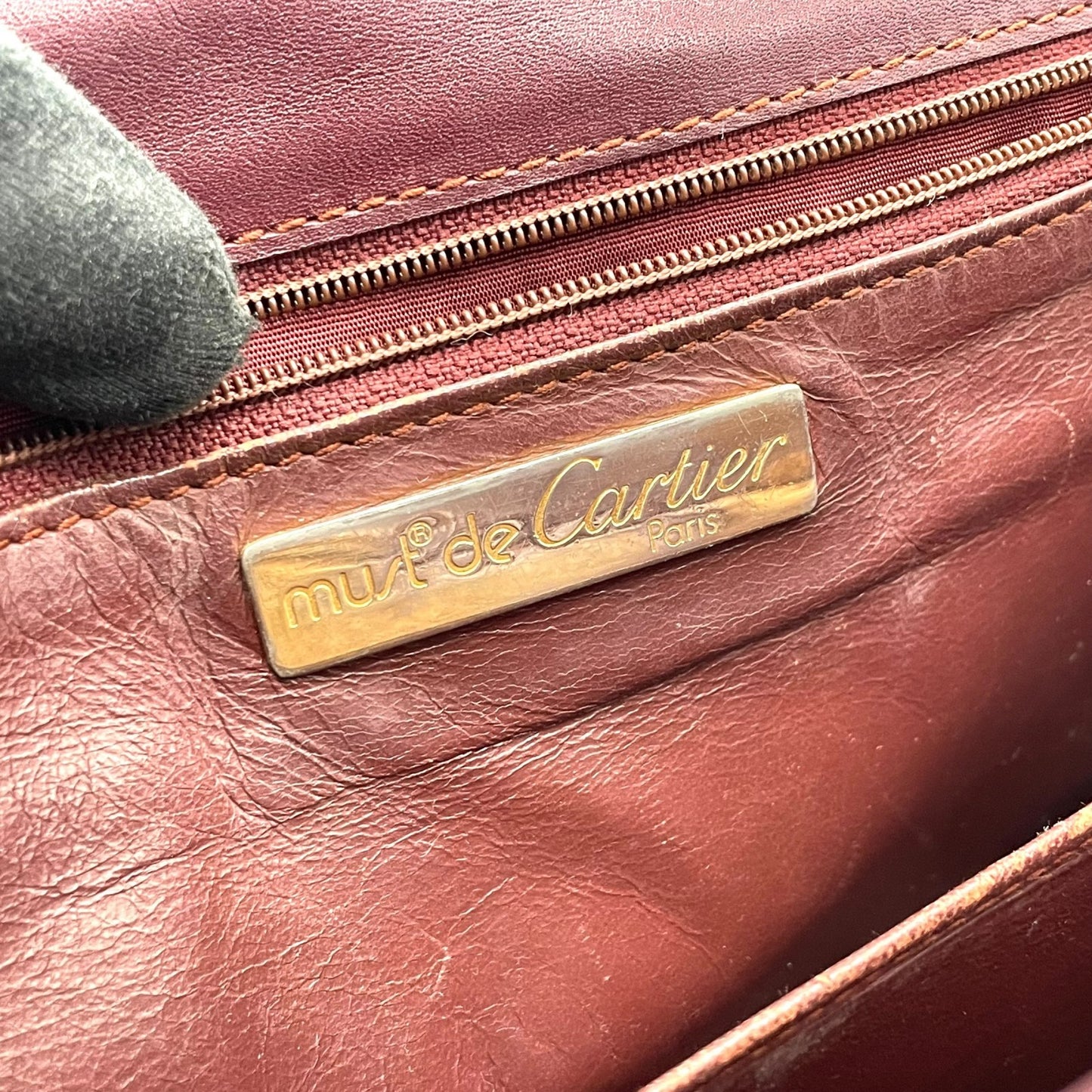 Cartier カルティエ Must de Cartier レザー ショルダーバッグ メッセンジャーバッグ ボルドー ゴールド金具 マストライン 斜め掛け ヴィンテージ レディース K3