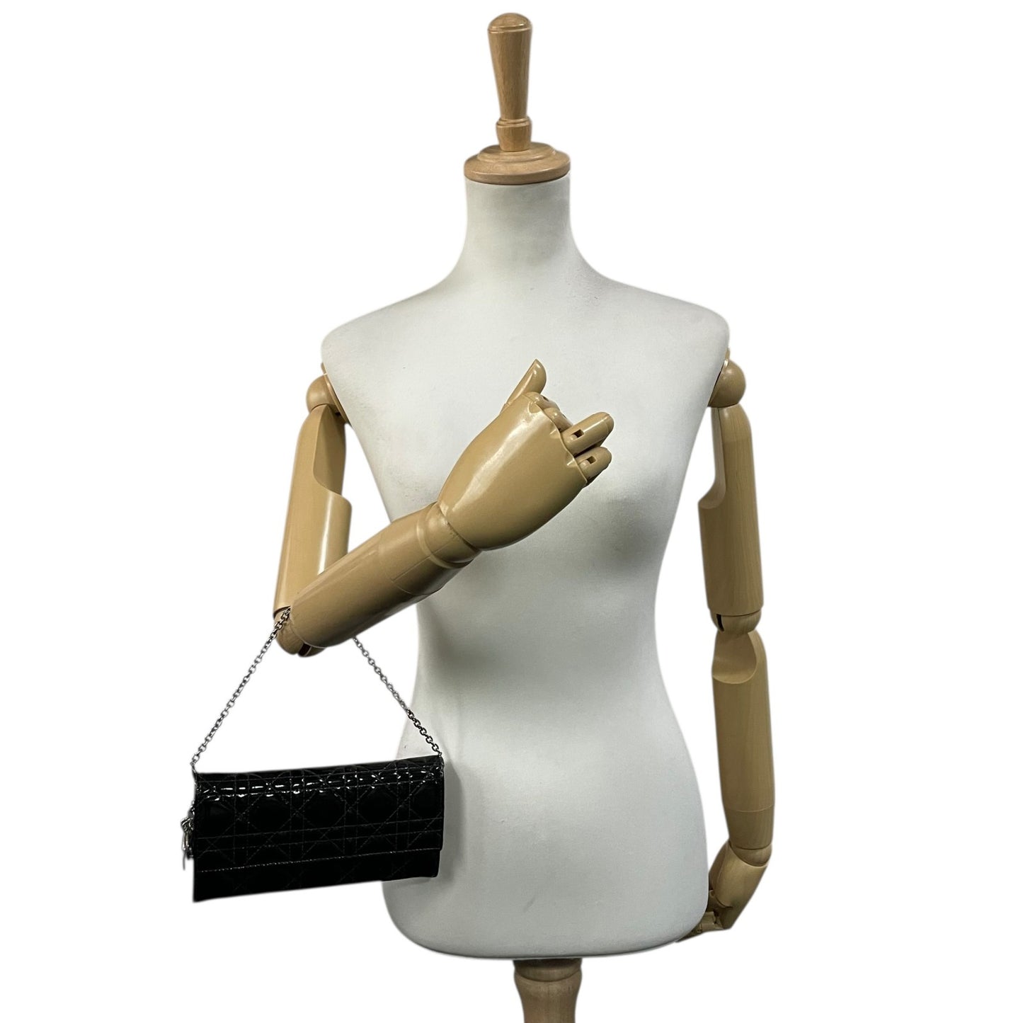 Christian Dior クリスチャンディオール レディディオール カナージュ パテントレザー チェーンウォレット 黒 ブラック シルバー金具 長財布 レディース W4