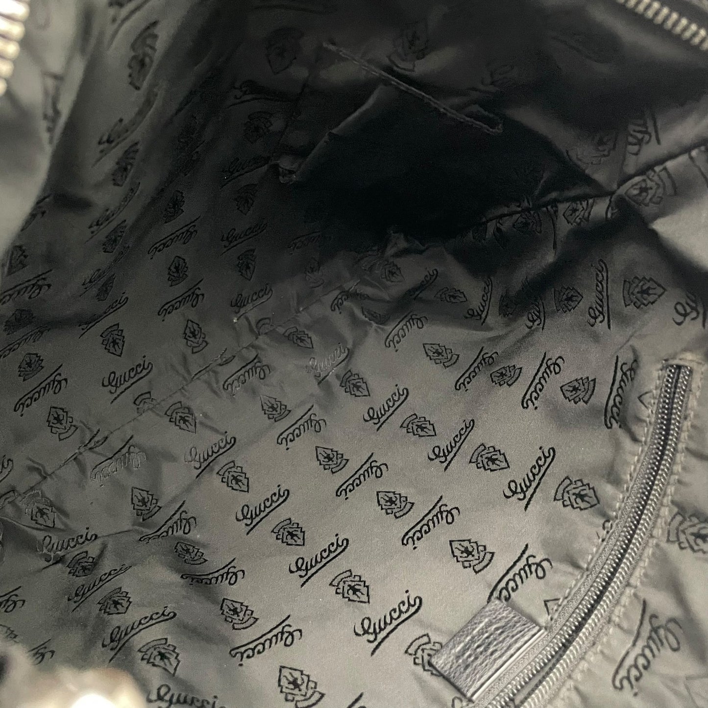 GUCCI グッチ インターロッキングG レザー ショルダーバッグ 黒 ブラック シルバー金具 斜め掛け イタリア製 メンズ レディース A5