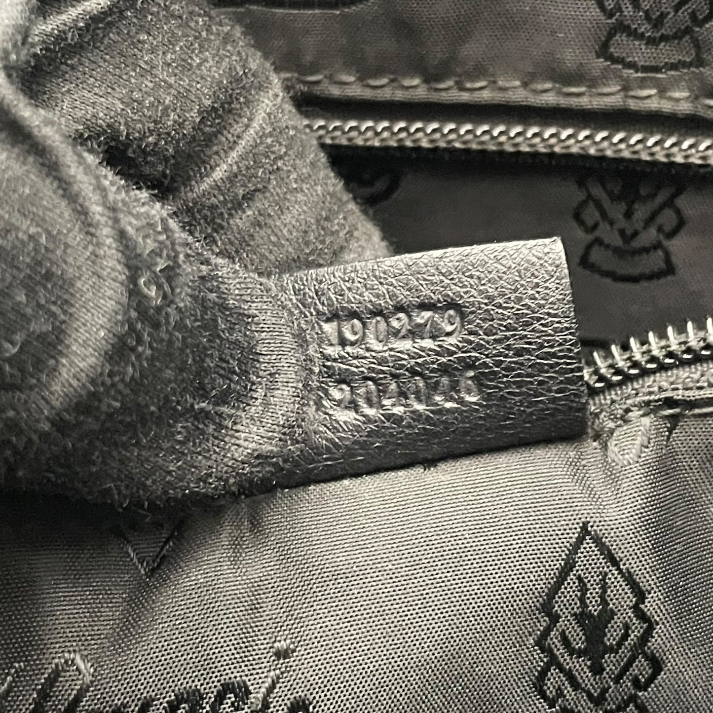 GUCCI グッチ インターロッキングG レザー ショルダーバッグ 黒 ブラック シルバー金具 斜め掛け イタリア製 メンズ レディース A5