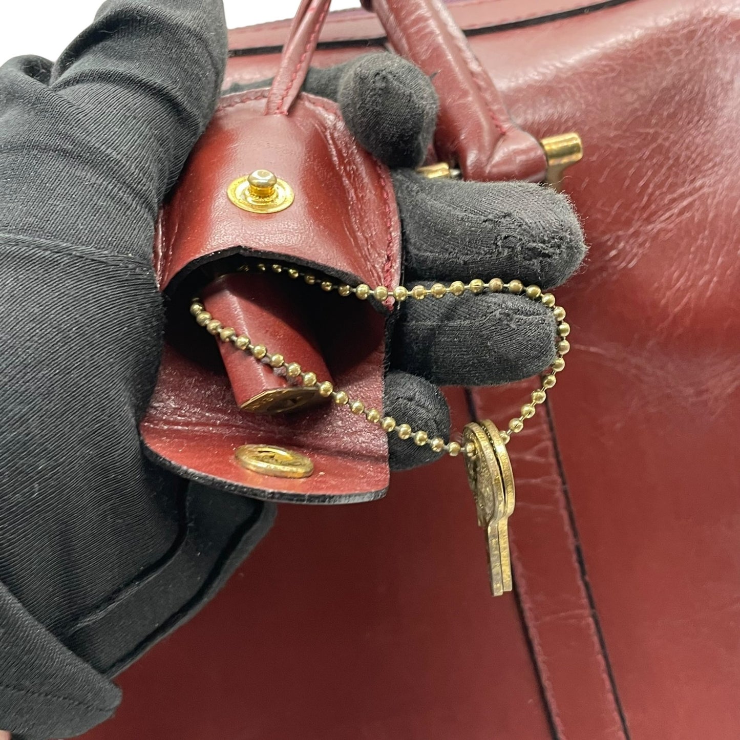 良品 カルティエ Cartier ハンドバッグ ミニボストンバッグ マストライン レザー 本革 ボルドー ワインレッド ゴールド金具 ヴィンテージ ビンテージ クラシック エレガント 2Cロゴ 鞄 カバン レディース 上品 高級 お出かけ 普段使い 定番 D