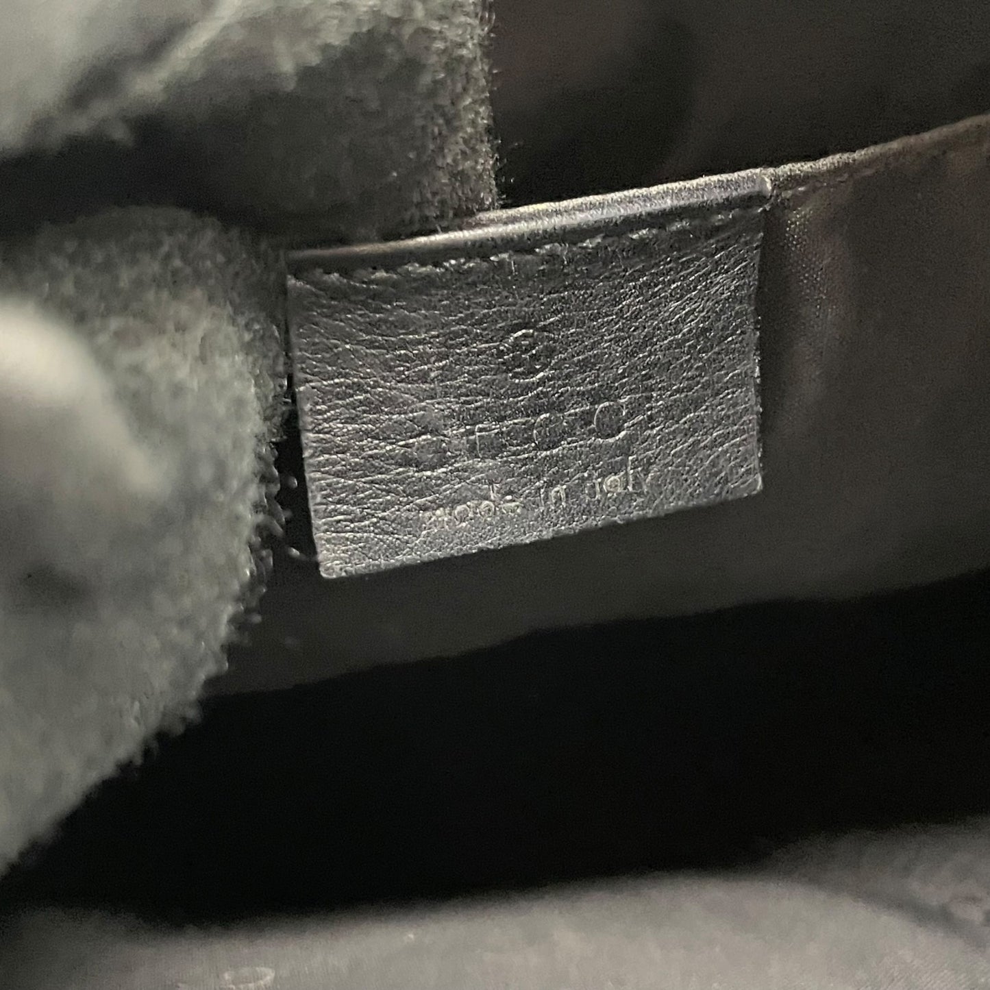 グッチ GUCCI ショルダーバッグ ワンショルダー 巾着バッグ レザー 本革 ブラック 黒 シルバー金具 ヴィンテージ ビンテージ クラシック エレガント 希少 レア 鞄 カバン レディース 上品 高級 お出かけ デイリーユース 普段使い 状態良好 A7