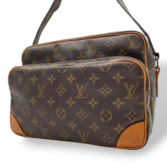 Louis Vuitton ルイヴィトン モノグラム ナイル ショルダーバッグ 斜め掛け クロスボディ PVC レザー ブラウン ゴールド金具 エレガント レディース ユニセックス 人気 M45244 C