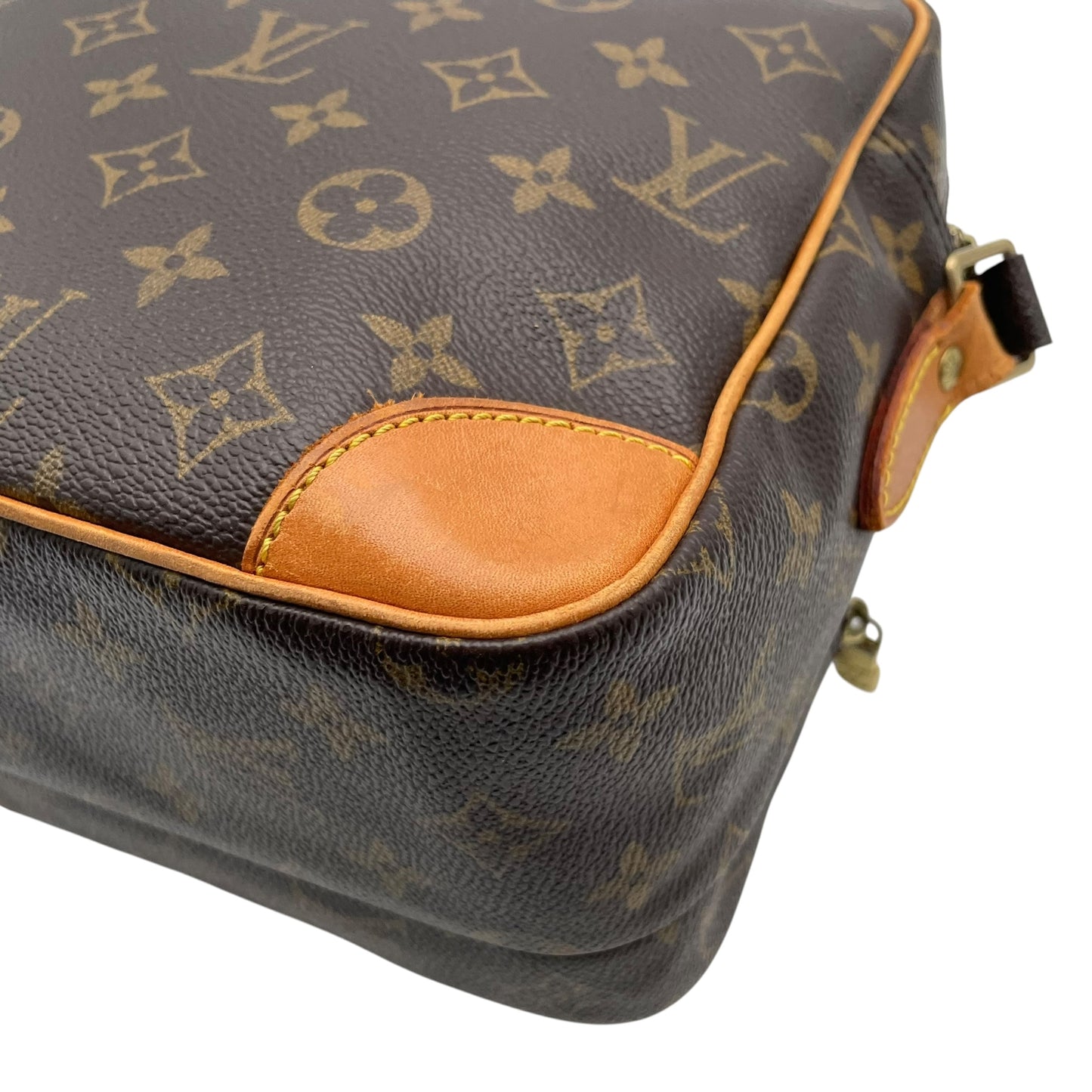 Louis Vuitton ルイヴィトン モノグラム ナイル ショルダーバッグ 斜め掛け クロスボディ PVC レザー ブラウン ゴールド金具 エレガント レディース ユニセックス 人気 M45244 C