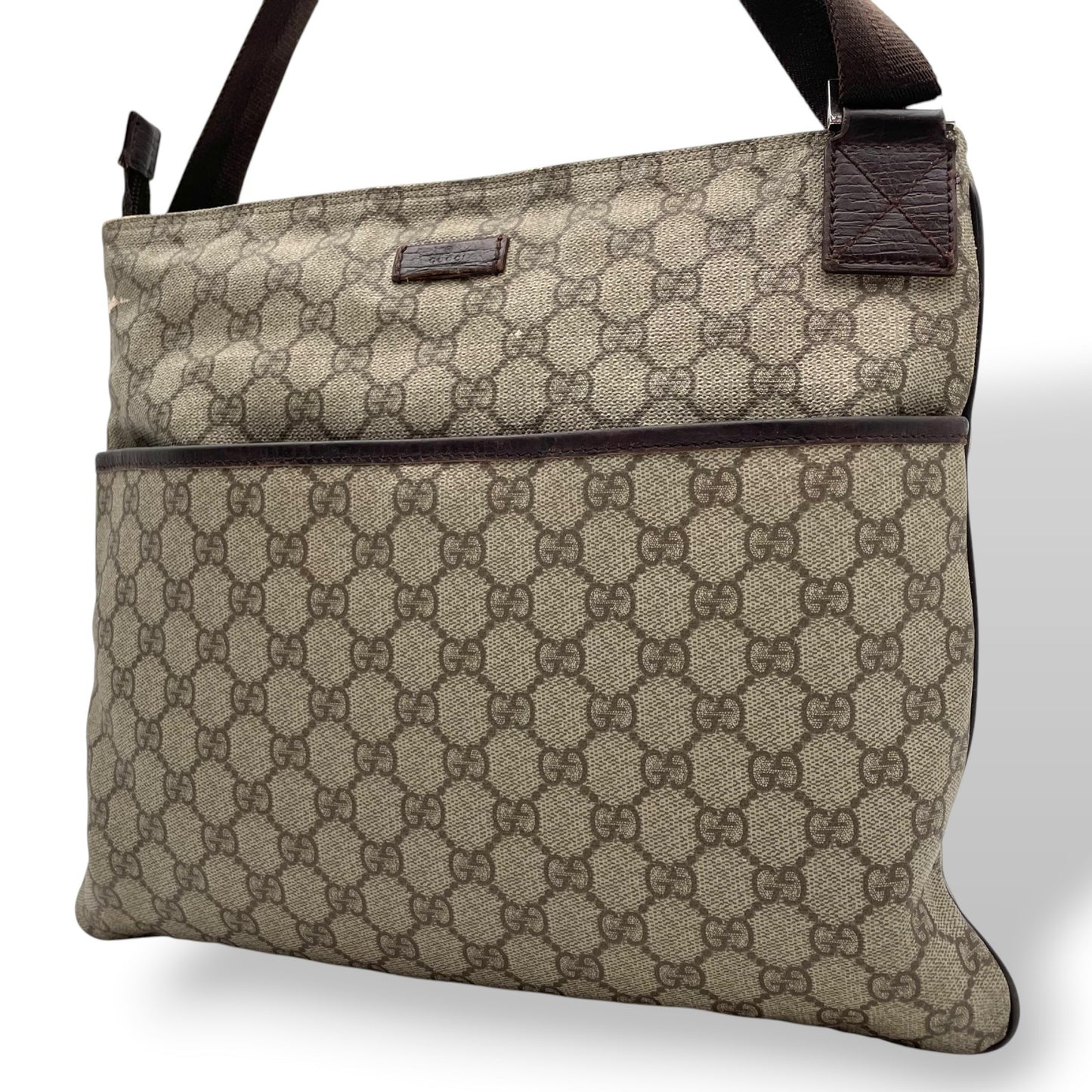 GUCCI グッチ バッグ GGスプリーム ショルダーバッグ 斜め掛け 肩掛け メッセンジャーバッグ スクエア型 PVC レザー ベージュ ブラウン 茶系 シルバー金具 ビンテージ クラシック エレガント スタイリッシュ カジュアル E2