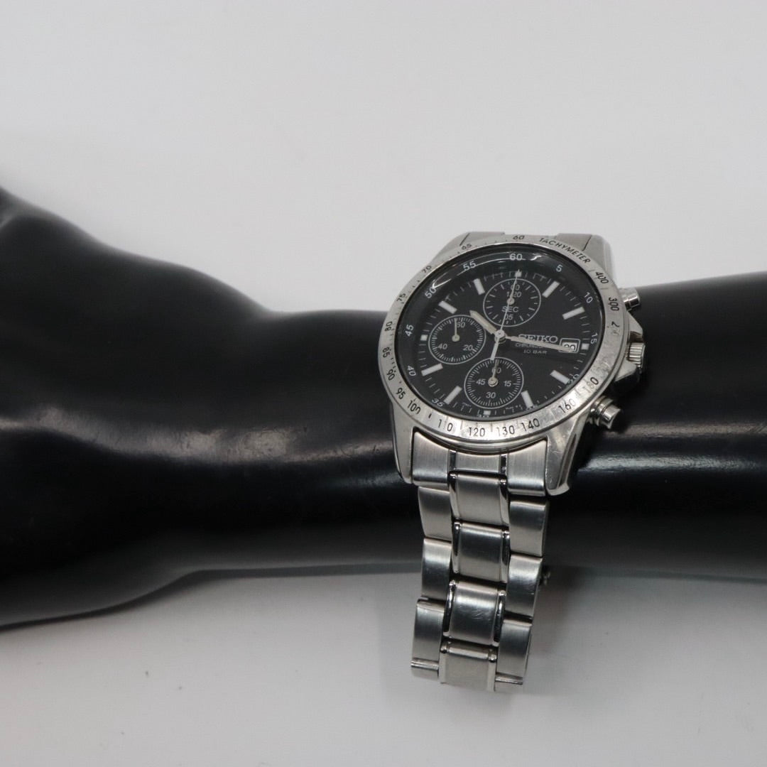 SEIKO セイコー スピリット クロノグラフ メンズ 腕時計 ステンレススチール ブラックダイヤル タキメーター クオーツ ビジネス カジュアル G13