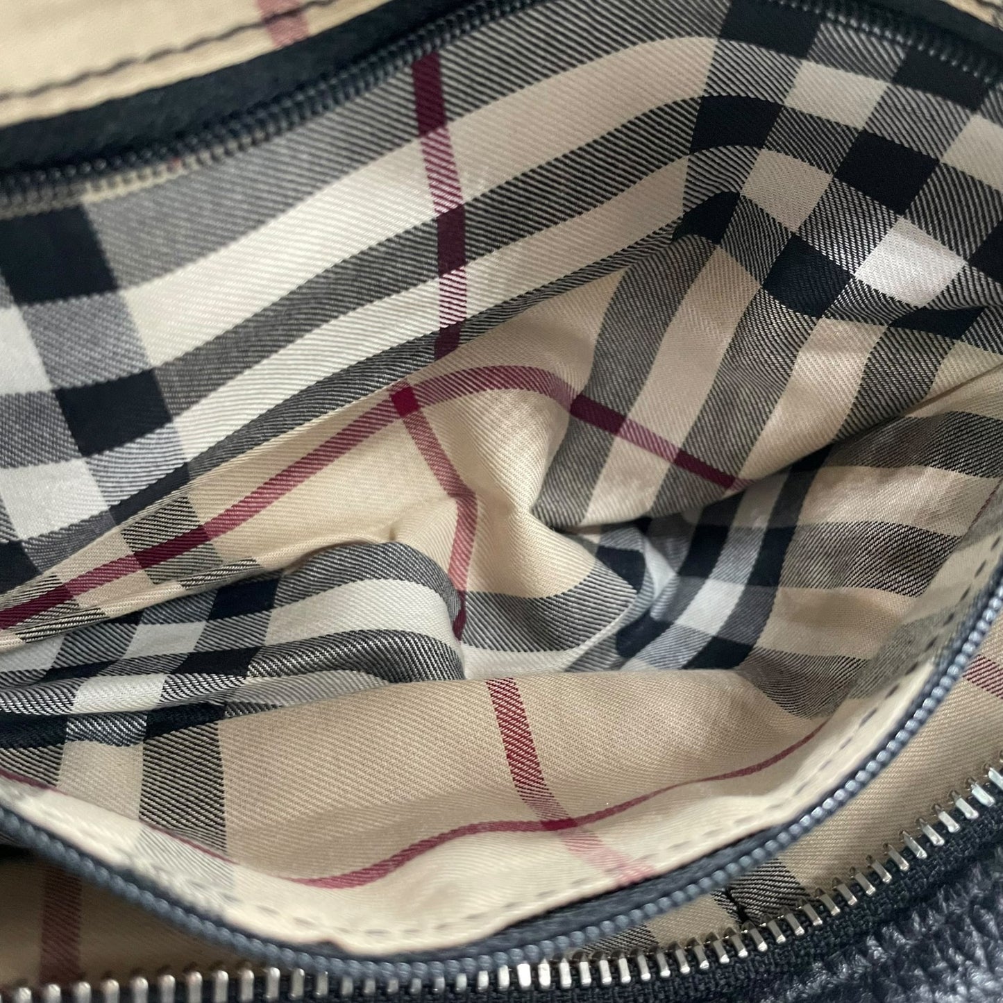 Burberry バーバリー レザー ワンショルダーバッグ Y2K 00s ベルトデザイン ブラック シルバー金具 ハーフムーン レディース S83