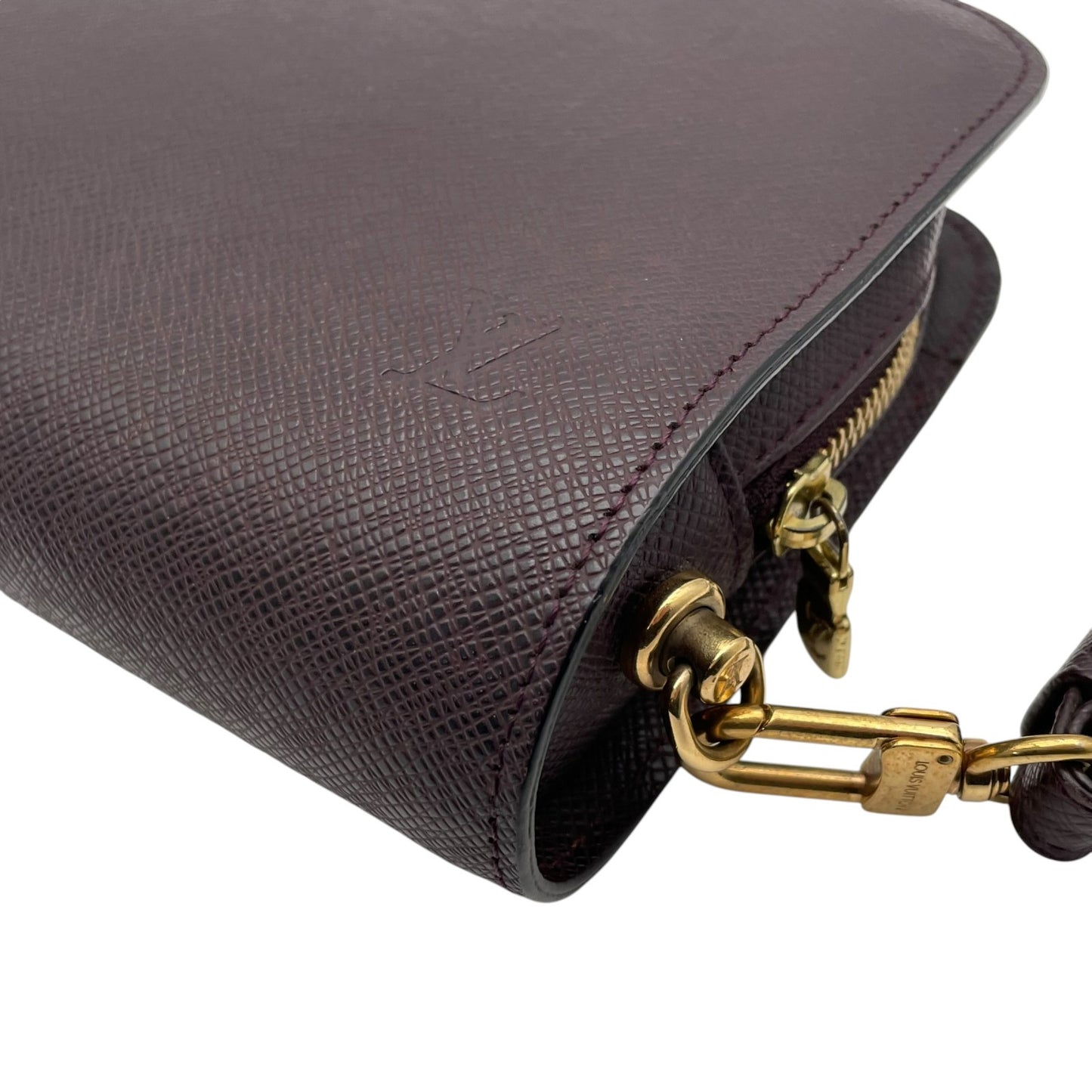 Louis Vuitton ルイヴィトン バッグ タイガ バイカル クラッチバッグ セカンドバッグ ポーチ ストラップ付 レザー 本革 ボルドー ゴールド金具 ビンテージ クラシック エレガント スタイリッシュ ビジネス メンズ C3