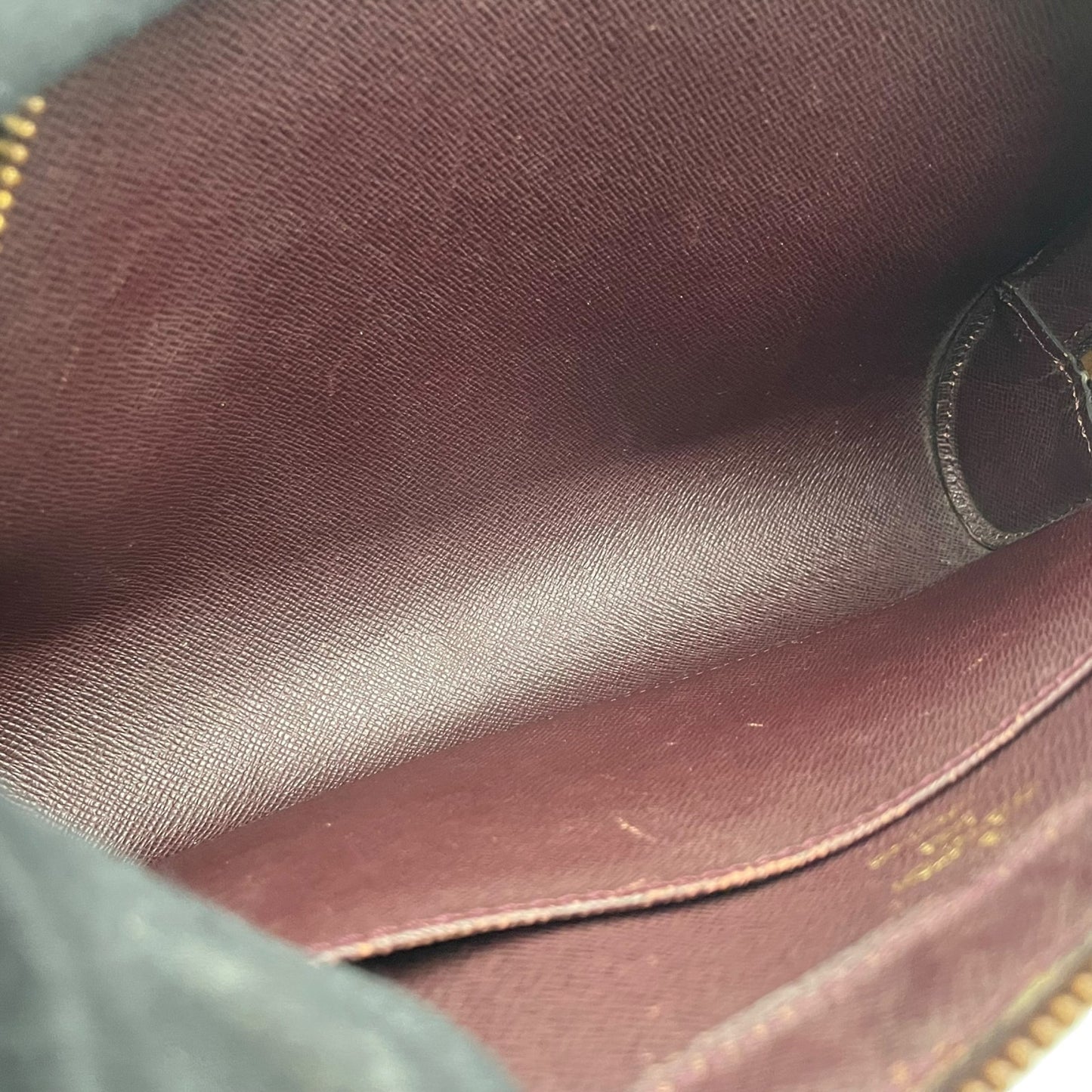 Louis Vuitton ルイヴィトン バッグ タイガ バイカル クラッチバッグ セカンドバッグ ポーチ ストラップ付 レザー 本革 ボルドー ゴールド金具 ビンテージ クラシック エレガント スタイリッシュ ビジネス メンズ C3