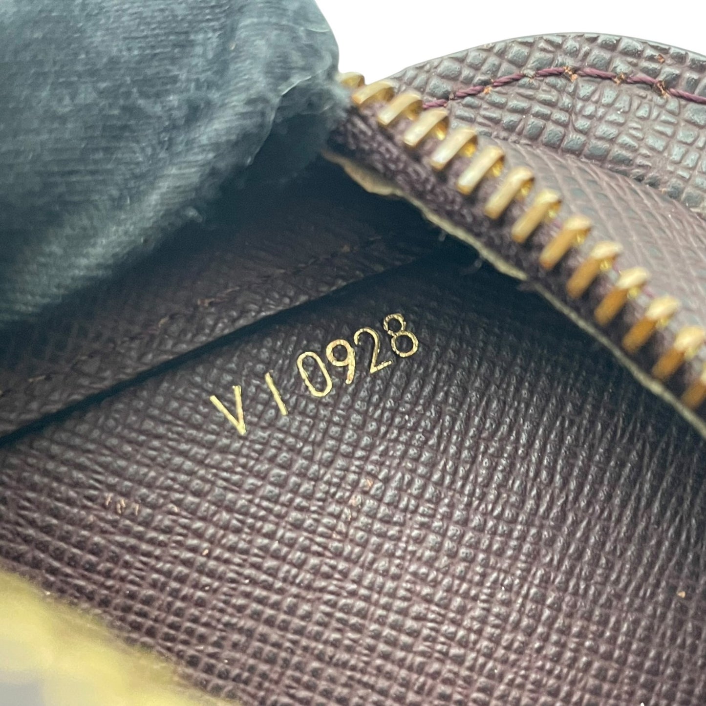 Louis Vuitton ルイヴィトン バッグ タイガ バイカル クラッチバッグ セカンドバッグ ポーチ ストラップ付 レザー 本革 ボルドー ゴールド金具 ビンテージ クラシック エレガント スタイリッシュ ビジネス メンズ C3