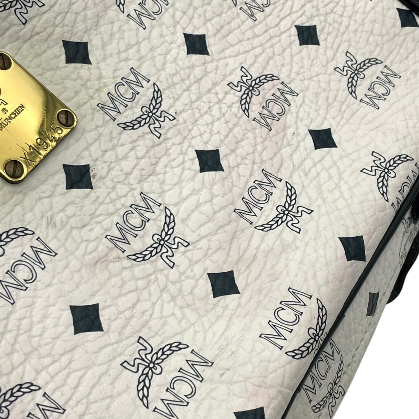 [良品] MCM エムシーエム ハンドバッグ ビジネスバッグ ヴィセトス モノグラム レザー ホワイト ネイビー ゴールド金具 ヴィンテージ クラシック エレガント 自立可 カバン 鞄 レディース メンズ ユニセックス 旅行 通勤 通学 トラベル U5