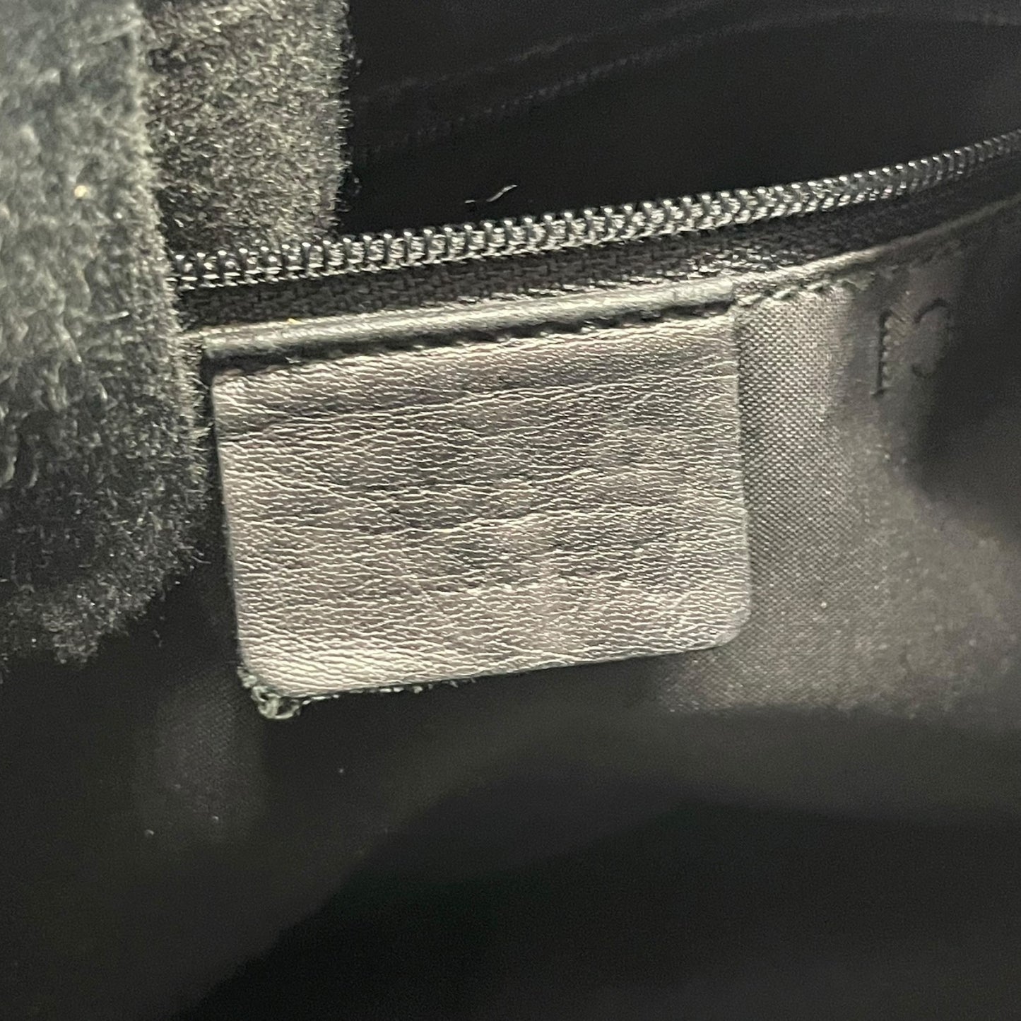 グッチ GUCCI ハンドバッグ ワンショルダー バッグ バンブー レザー 本革 黒 ブラック シルバー金具 エレガント クラシック ヴィンテージ カジュアル フォーマル レディース 肩掛け 自立可 イタリア製 人気 おしゃれ 通勤 通学 E10