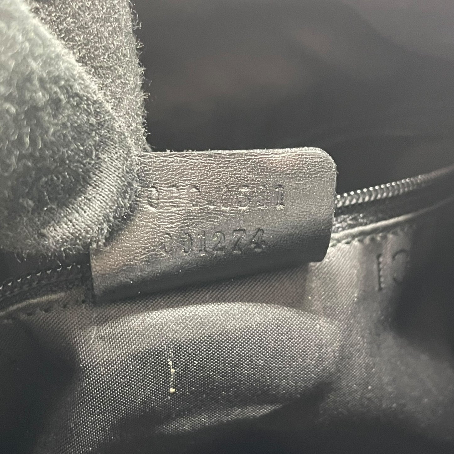グッチ GUCCI ハンドバッグ ワンショルダー バッグ バンブー レザー 本革 黒 ブラック シルバー金具 エレガント クラシック ヴィンテージ カジュアル フォーマル レディース 肩掛け 自立可 イタリア製 人気 おしゃれ 通勤 通学 E10