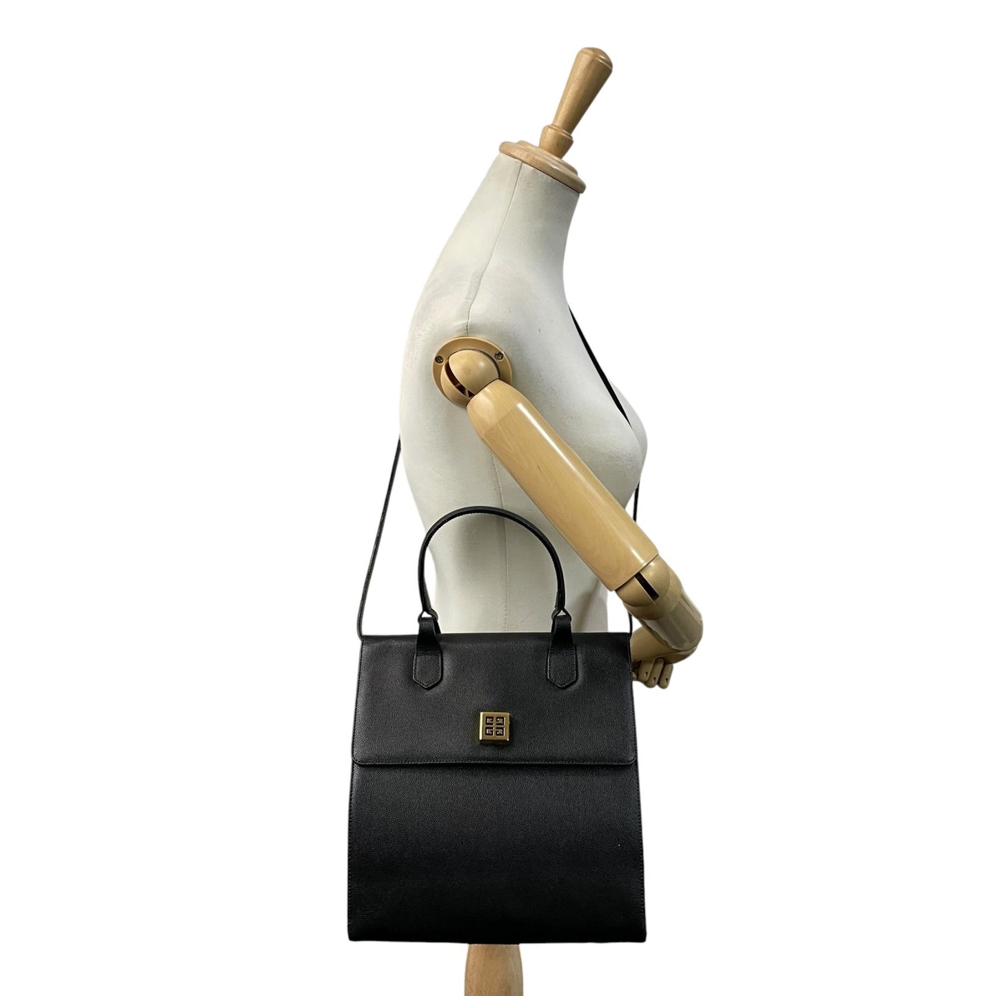 【美品】 ジバンシー GIVENCHY ハンドバッグ ショルダーバッグ 2WAY レザー 本革 ブラック 黒 ゴールド金具 4Gロゴ 型押し フラップ エレガント クラシック フォーマル 冠婚葬祭 お出かけ 鞄 レディース 定番 人気 C