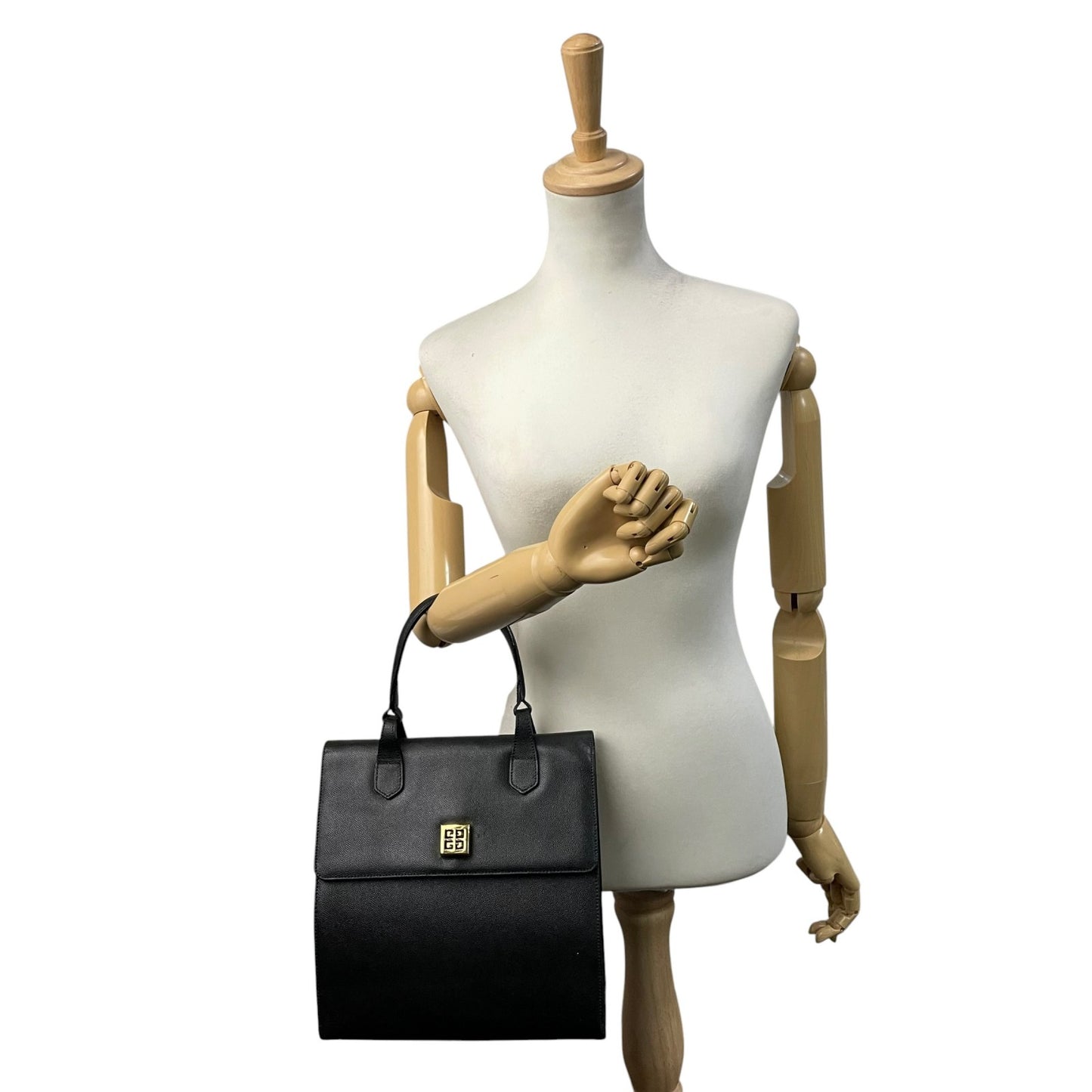 【美品】 ジバンシー GIVENCHY ハンドバッグ ショルダーバッグ 2WAY レザー 本革 ブラック 黒 ゴールド金具 4Gロゴ 型押し フラップ エレガント クラシック フォーマル 冠婚葬祭 お出かけ 鞄 レディース 定番 人気 C