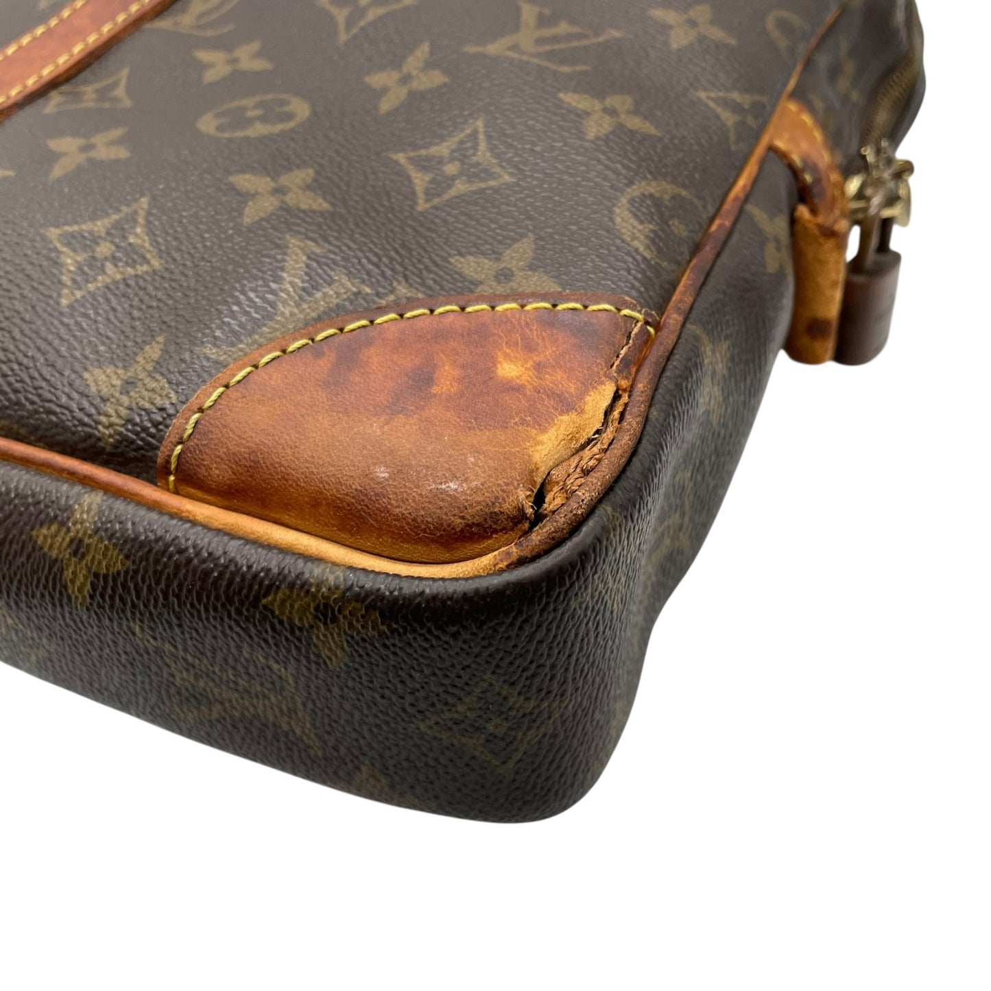 ルイヴィトン LOUISVUITTON モノグラム ビジネスバッグ ブリーフケース ポルトドキュマン ブラウン 茶 PVC レザー ビンテージ クラシック エレガント メンズ 通勤 A4収納 PC収納 出張 ヌメ革 フランス製 パドロック カバン 自立可 B