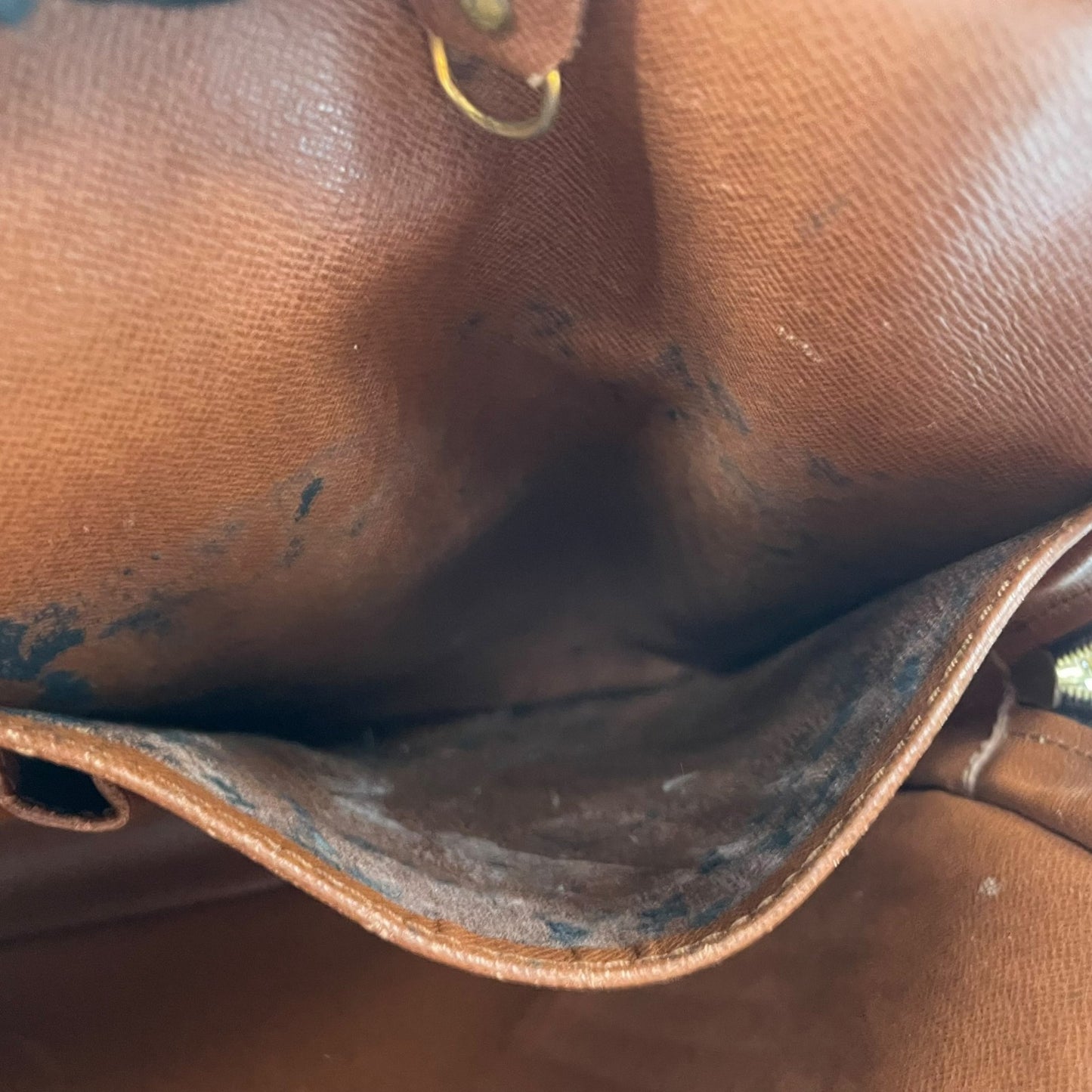 ルイヴィトン LOUISVUITTON モノグラム ビジネスバッグ ブリーフケース ポルトドキュマン ブラウン 茶 PVC レザー ビンテージ クラシック エレガント メンズ 通勤 A4収納 PC収納 出張 ヌメ革 フランス製 パドロック カバン 自立可 B