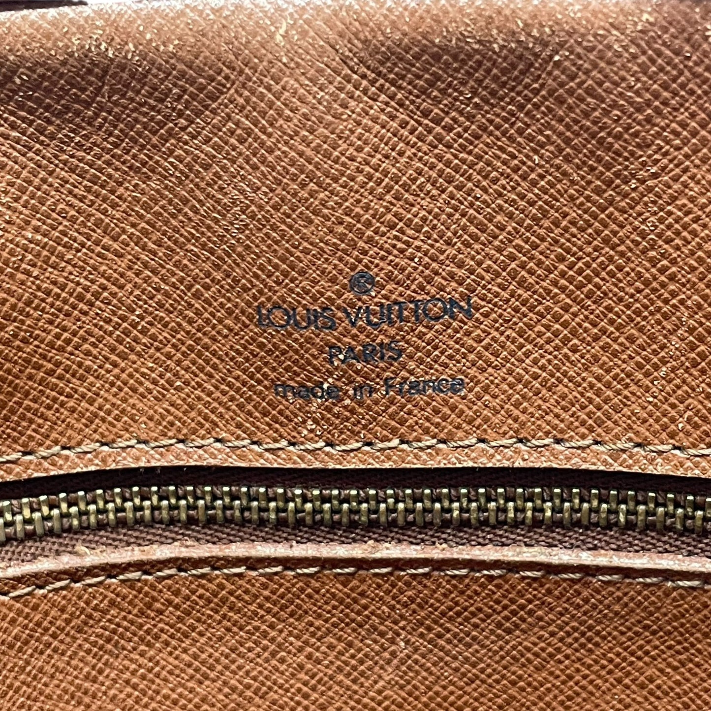 ルイヴィトン LOUISVUITTON モノグラム ビジネスバッグ ブリーフケース ポルトドキュマン ブラウン 茶 PVC レザー ビンテージ クラシック エレガント メンズ 通勤 A4収納 PC収納 出張 ヌメ革 フランス製 パドロック カバン 自立可 B