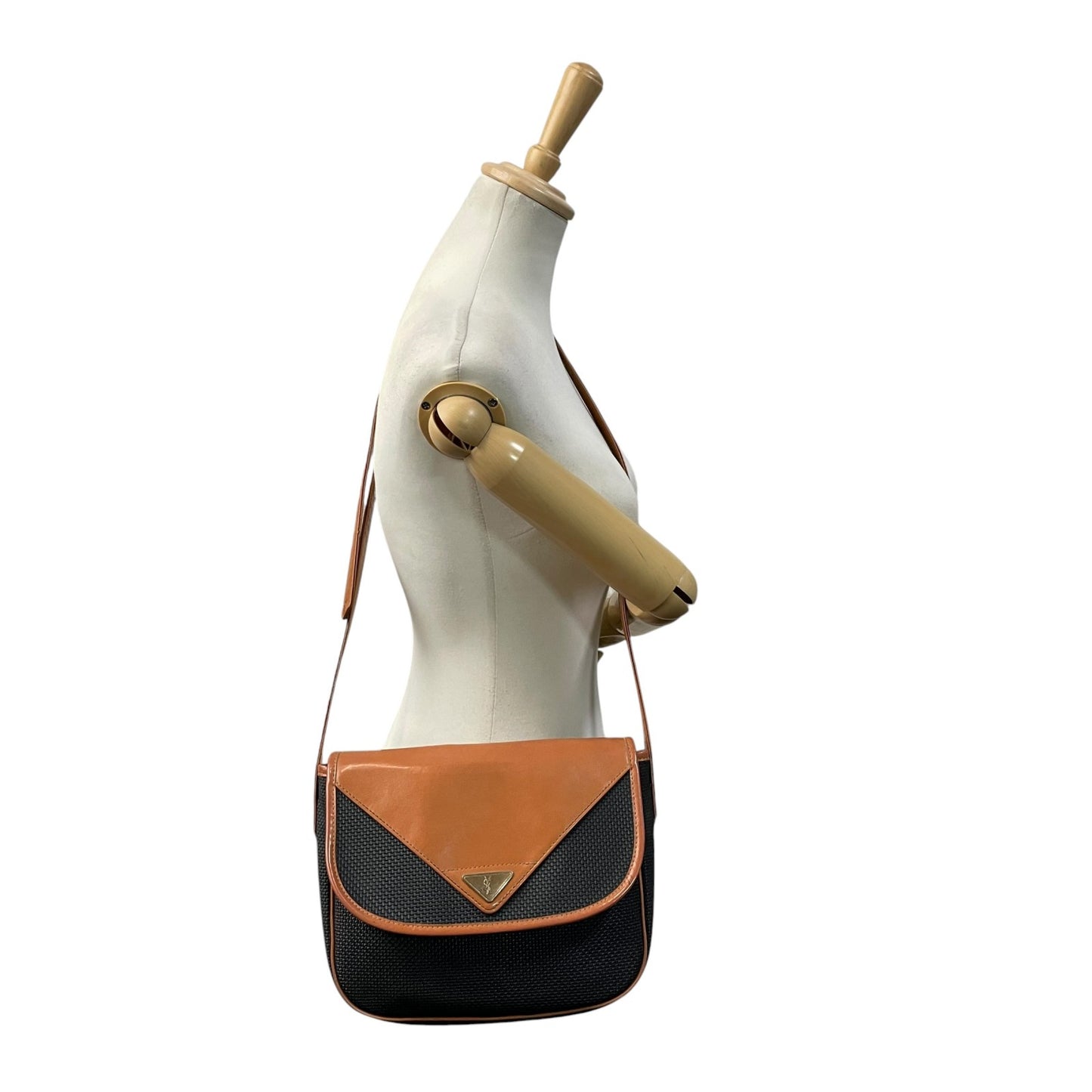 YVES SAINT LAURENT イヴサンローラン バッグ YSL 三角プレート フラップ ショルダーバッグ 斜め掛け 肩掛け ポシェット PVC レザー ネイビー ブラウン 茶系 ゴールド金具 ヴィンテージ デイリー レディース B2