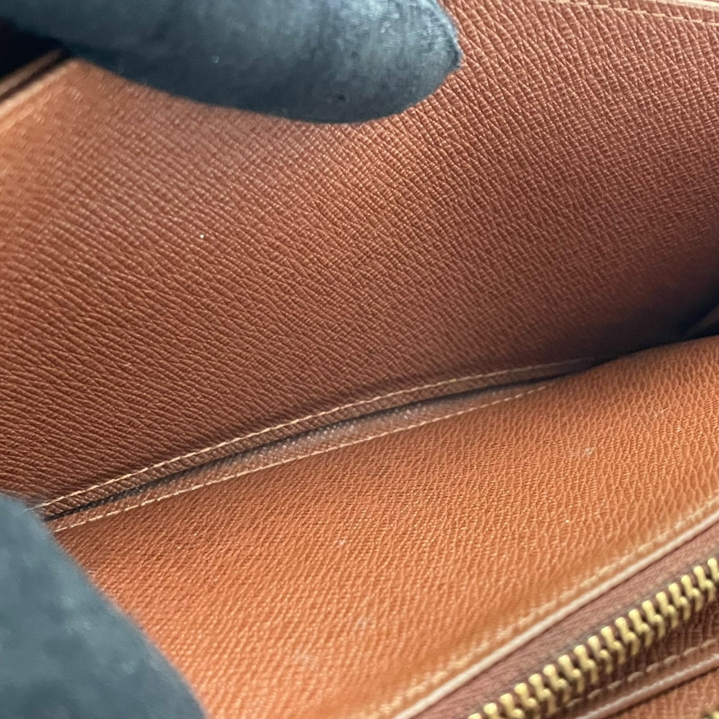 ルイ・ヴィトン LOUIS VUITTON モノグラム ジッピーウォレット 長財布 ラウンドファスナー PVC レザー ブラウン 茶 ゴールド金具 メンズ レディース ユニセックス 定番 人気 収納力抜群 エレガント 上品 普段使い W5
