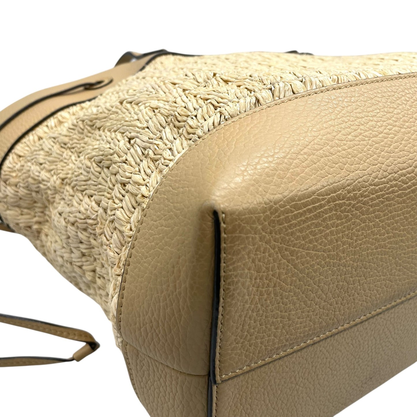 JIMMY CHOO ジミーチュウ カゴバッグ トートバッグ ワンショルダー かごバッグ ストロー ラフィア レザー 本革 ベージュ ゴールド金具 レディース カジュアル エレガント クラシック リゾート 肩掛け 鞄 バッグ カバン ブランド ロゴ U9