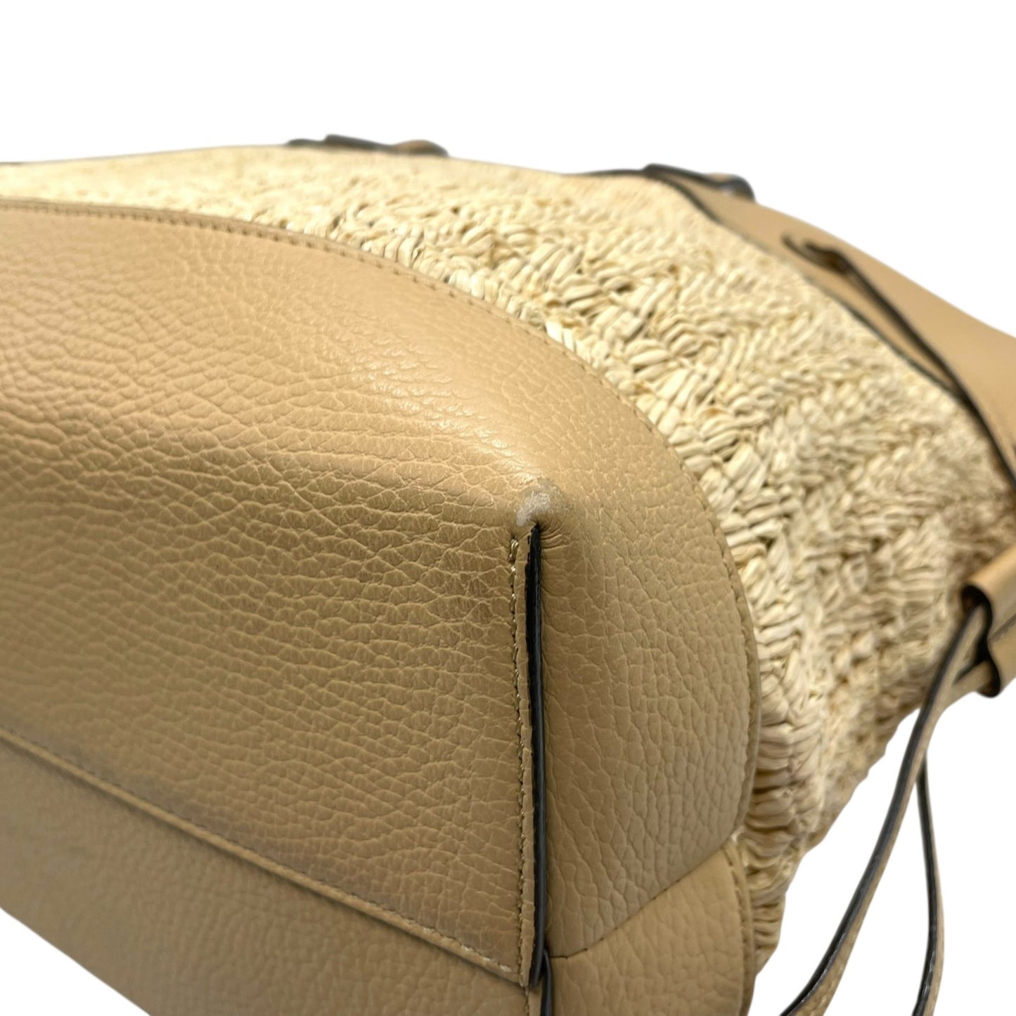 JIMMY CHOO ジミーチュウ カゴバッグ トートバッグ ワンショルダー かごバッグ ストロー ラフィア レザー 本革 ベージュ ゴールド金具 レディース カジュアル エレガント クラシック リゾート 肩掛け 鞄 バッグ カバン ブランド ロゴ U9