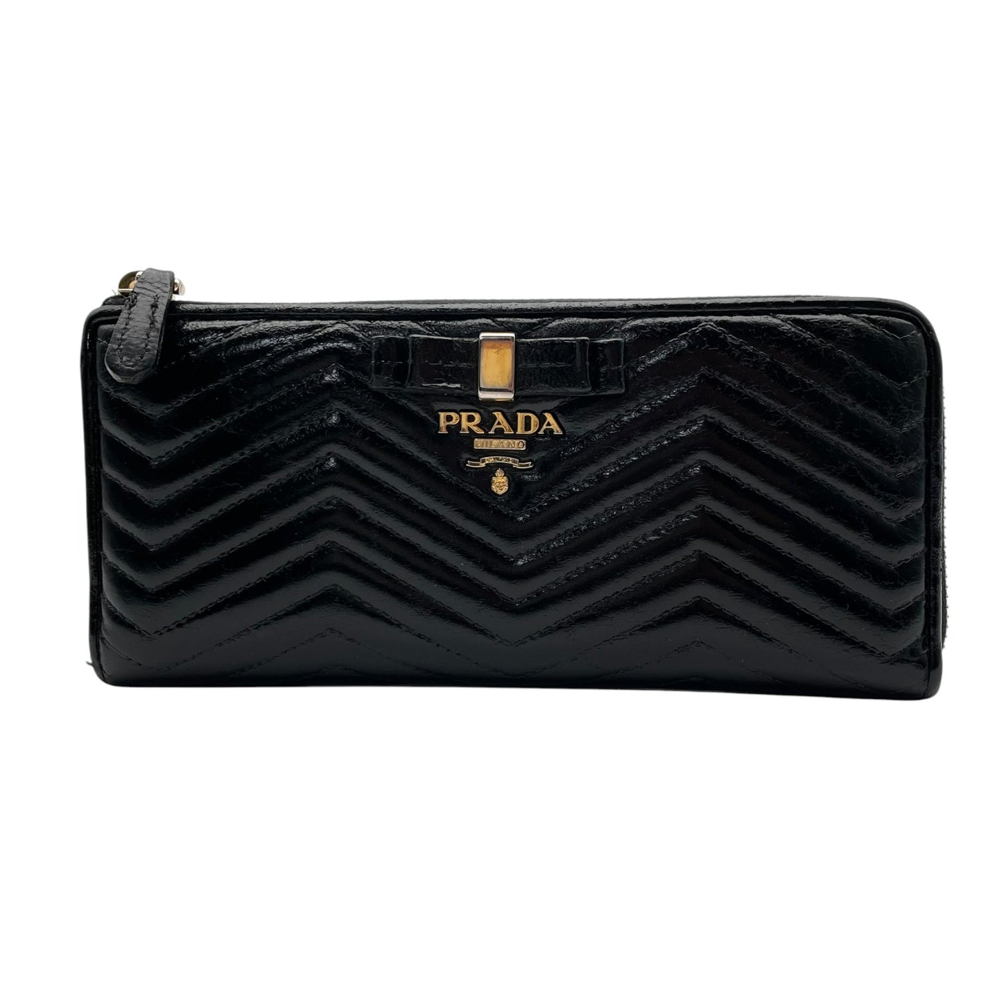 【良品】 プラダ PRADA 長財布 L字ファスナー キルティング V字ステッチ リボン メタルロゴ ナッパレザー 本革 ブラック 黒 ゴールド金具 レディース エレガント 上品 高級感 可愛い 普段使い 収納力 整理整頓 定番 人気 W5