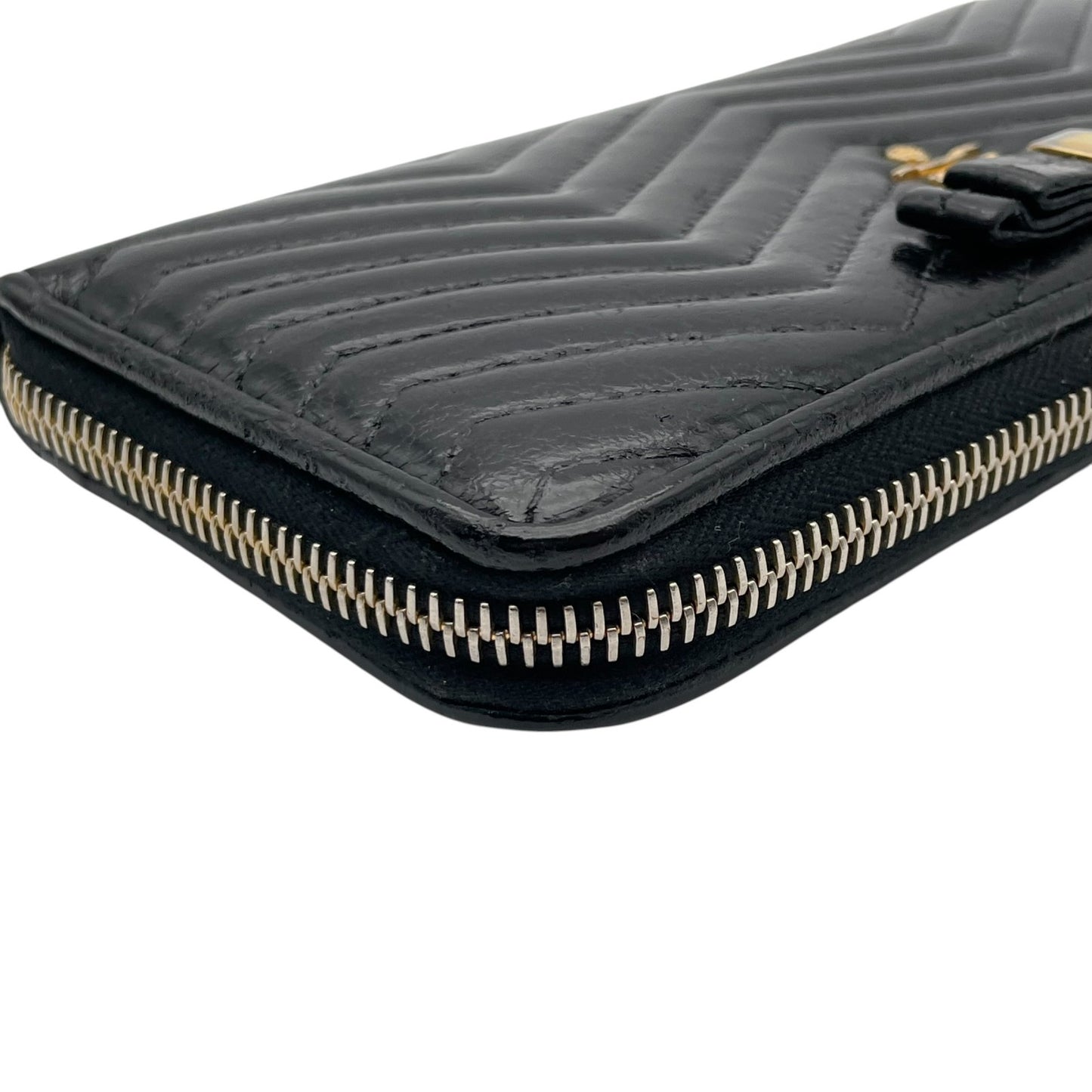 【良品】 プラダ PRADA 長財布 L字ファスナー キルティング V字ステッチ リボン メタルロゴ ナッパレザー 本革 ブラック 黒 ゴールド金具 レディース エレガント 上品 高級感 可愛い 普段使い 収納力 整理整頓 定番 人気 W5