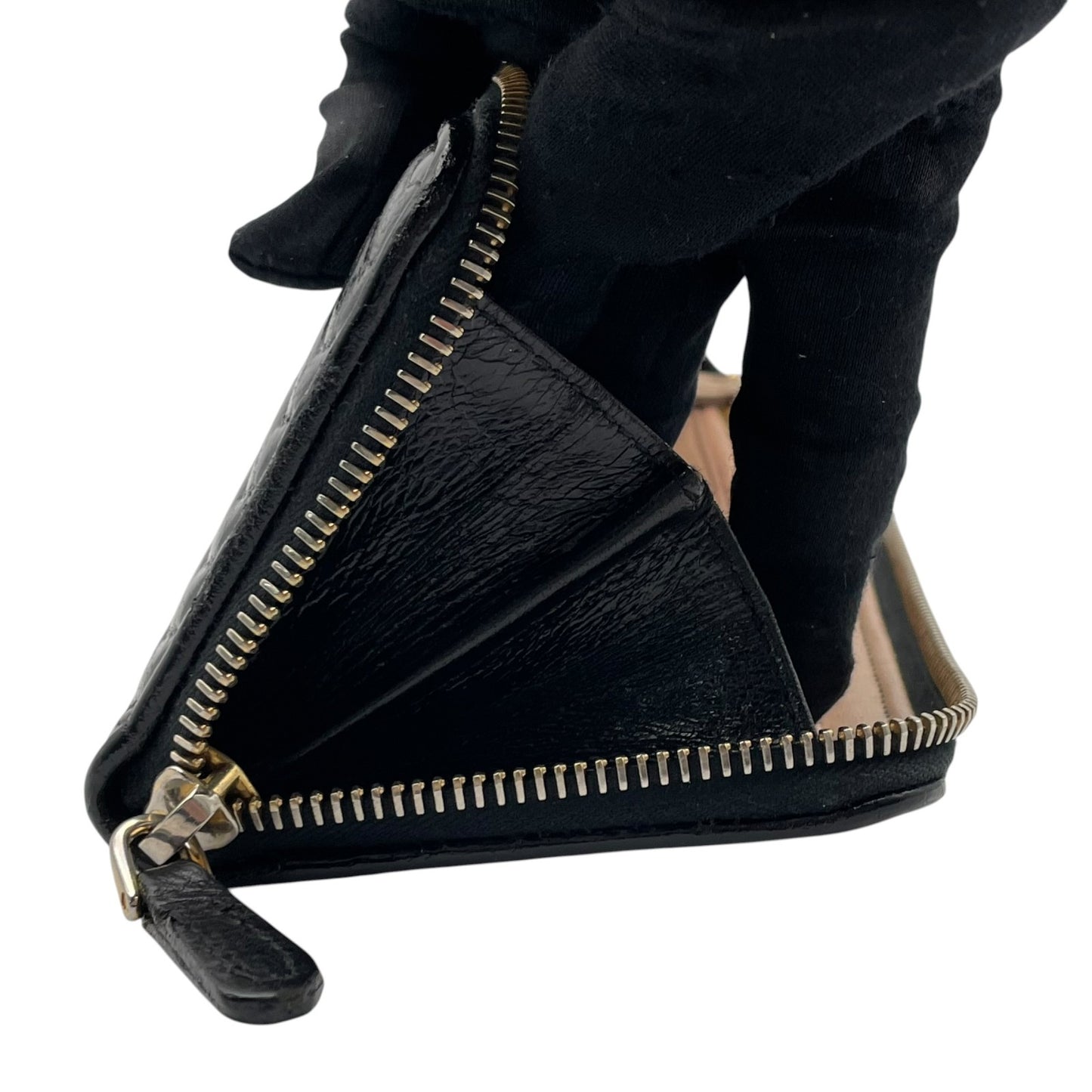 【良品】 プラダ PRADA 長財布 L字ファスナー キルティング V字ステッチ リボン メタルロゴ ナッパレザー 本革 ブラック 黒 ゴールド金具 レディース エレガント 上品 高級感 可愛い 普段使い 収納力 整理整頓 定番 人気 W5