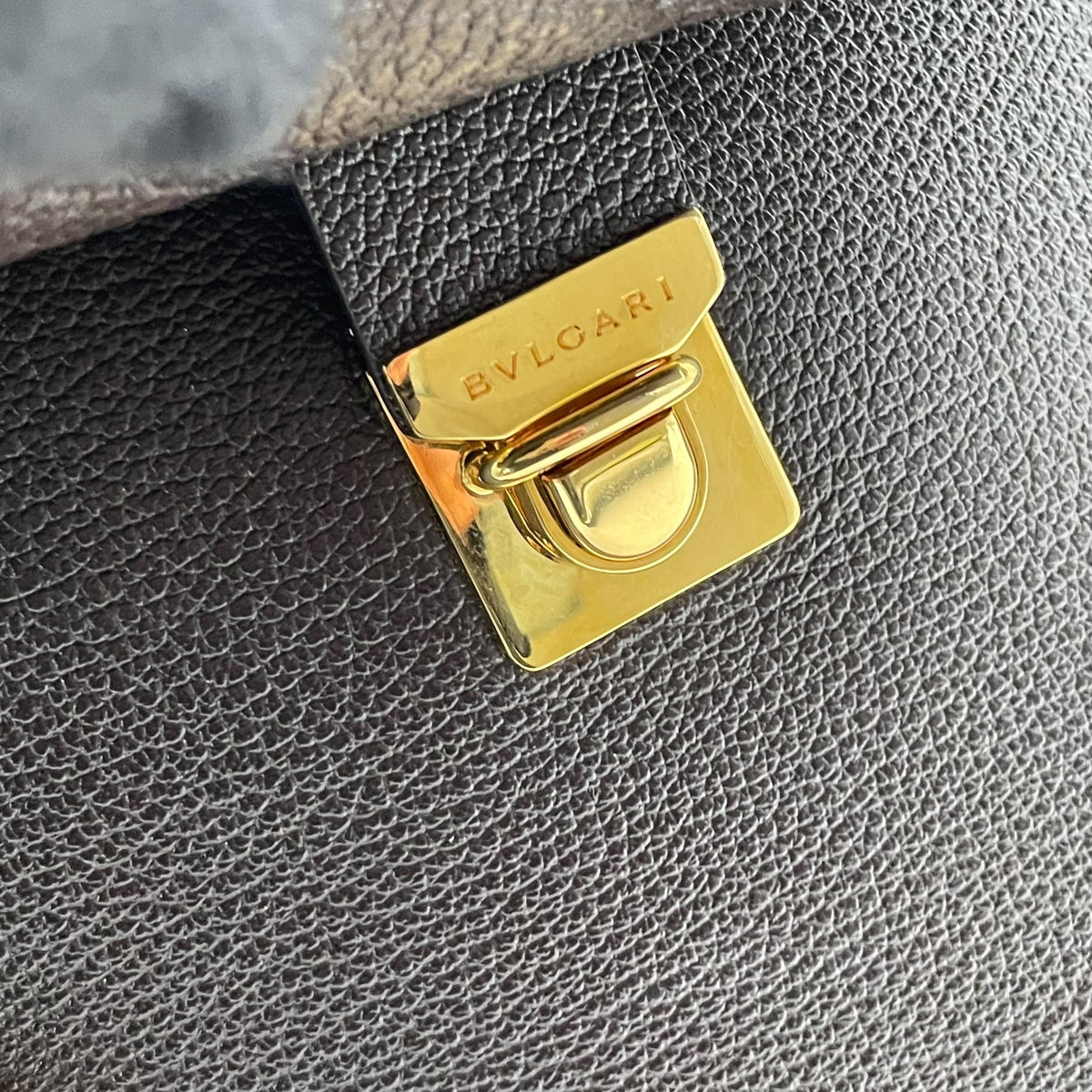 【美品】ブルガリ BVLGARI タマラ Tamara トートバッグ ハンドバッグ フラップバッグ ブルガリブルガリ サークル金具 グレインレザー 本革 ダークブラウン 茶 ゴールド金具 ヴィンテージ A4サイズ収納可能 E5