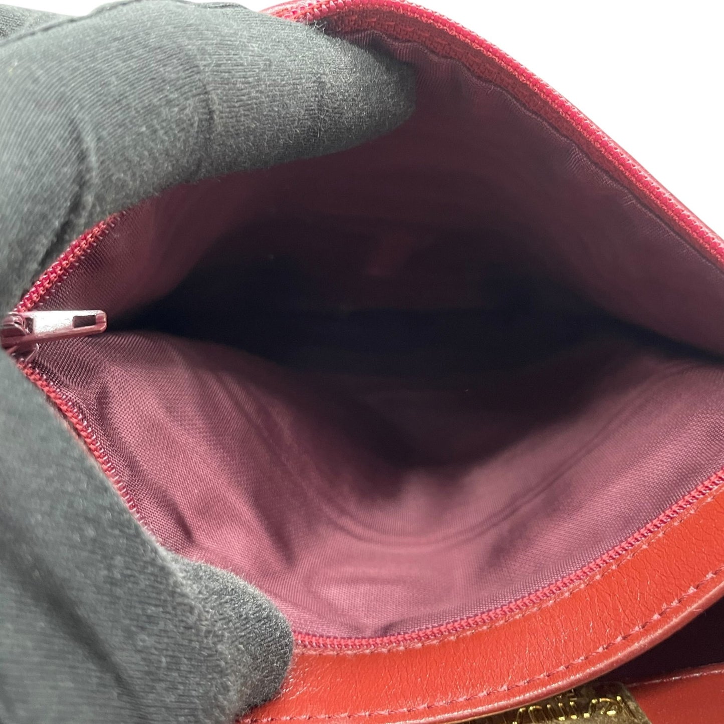良品 Cartier カルティエ マストライン ショルダーバッグ レザー ボルドー 金具 斜め掛け可 クロスボディ フラップ ビンテージ クラシック エレガント レディース 鞄 バック オールド ロゴ レトロ 上品 高級 本革 D82